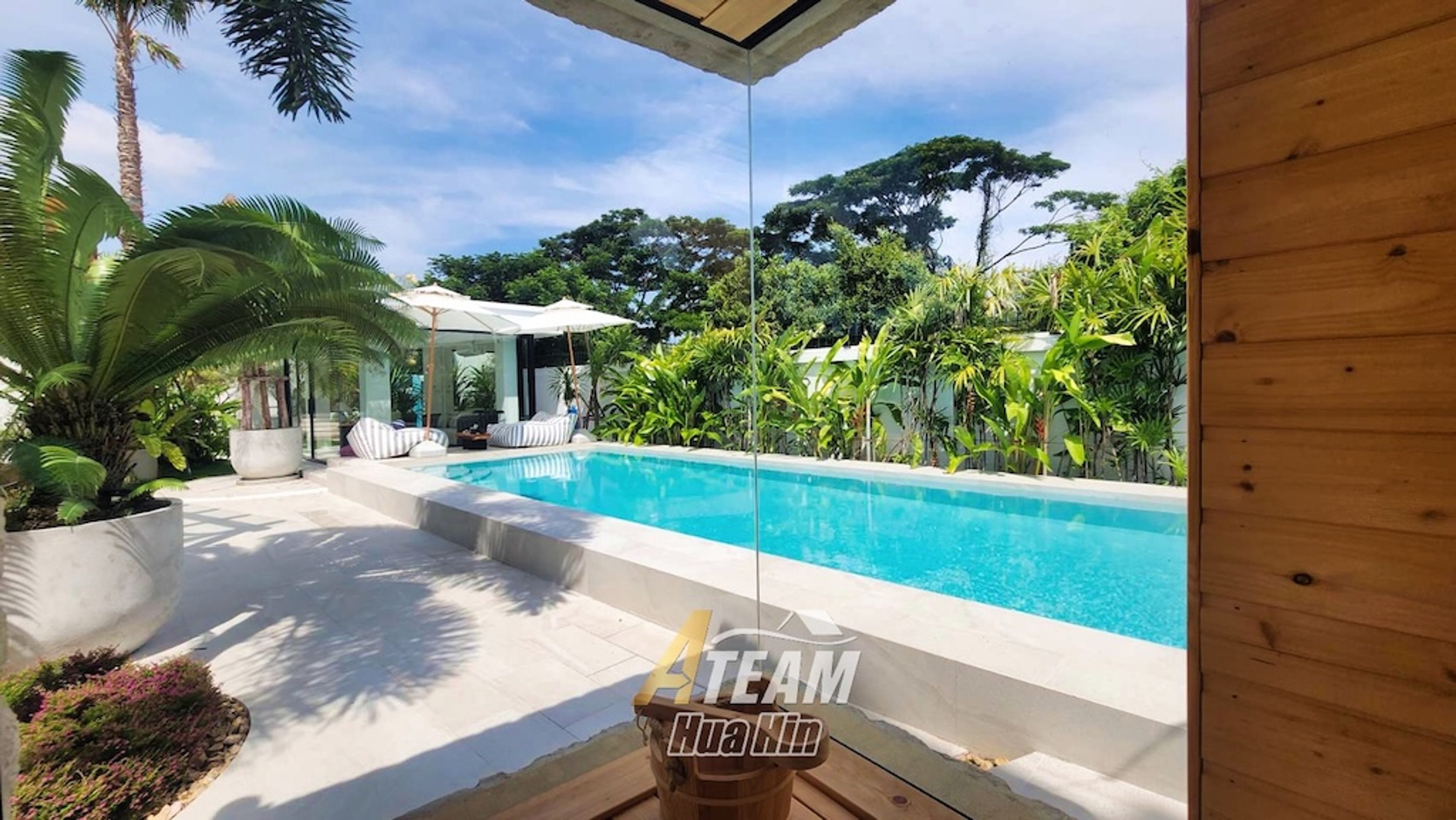 Unique Bali-style 4 Bedrooms private poolvilla thumbnail 5