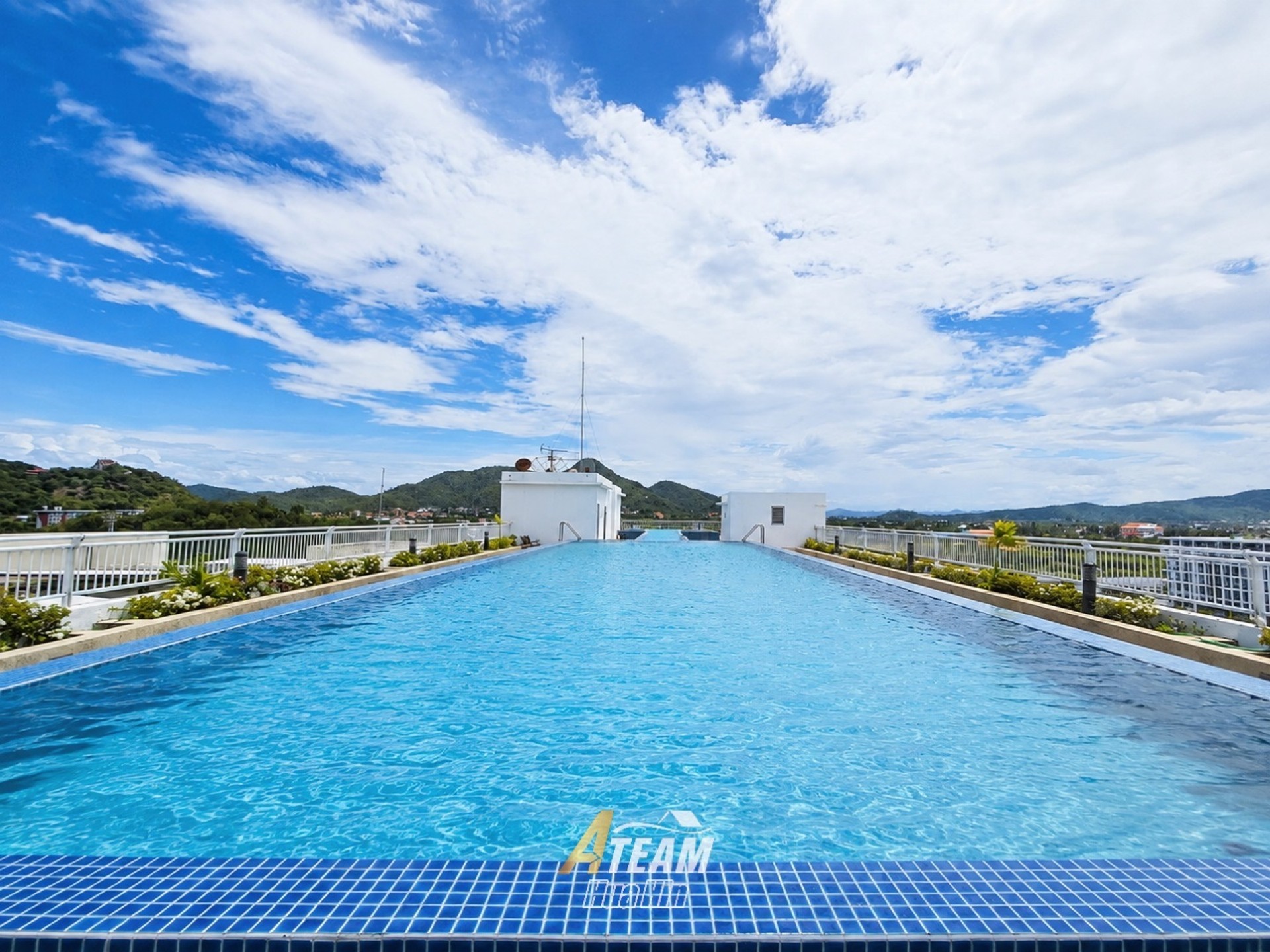 Beachfront Condo 3 Bedrooms Baan suan rim sai