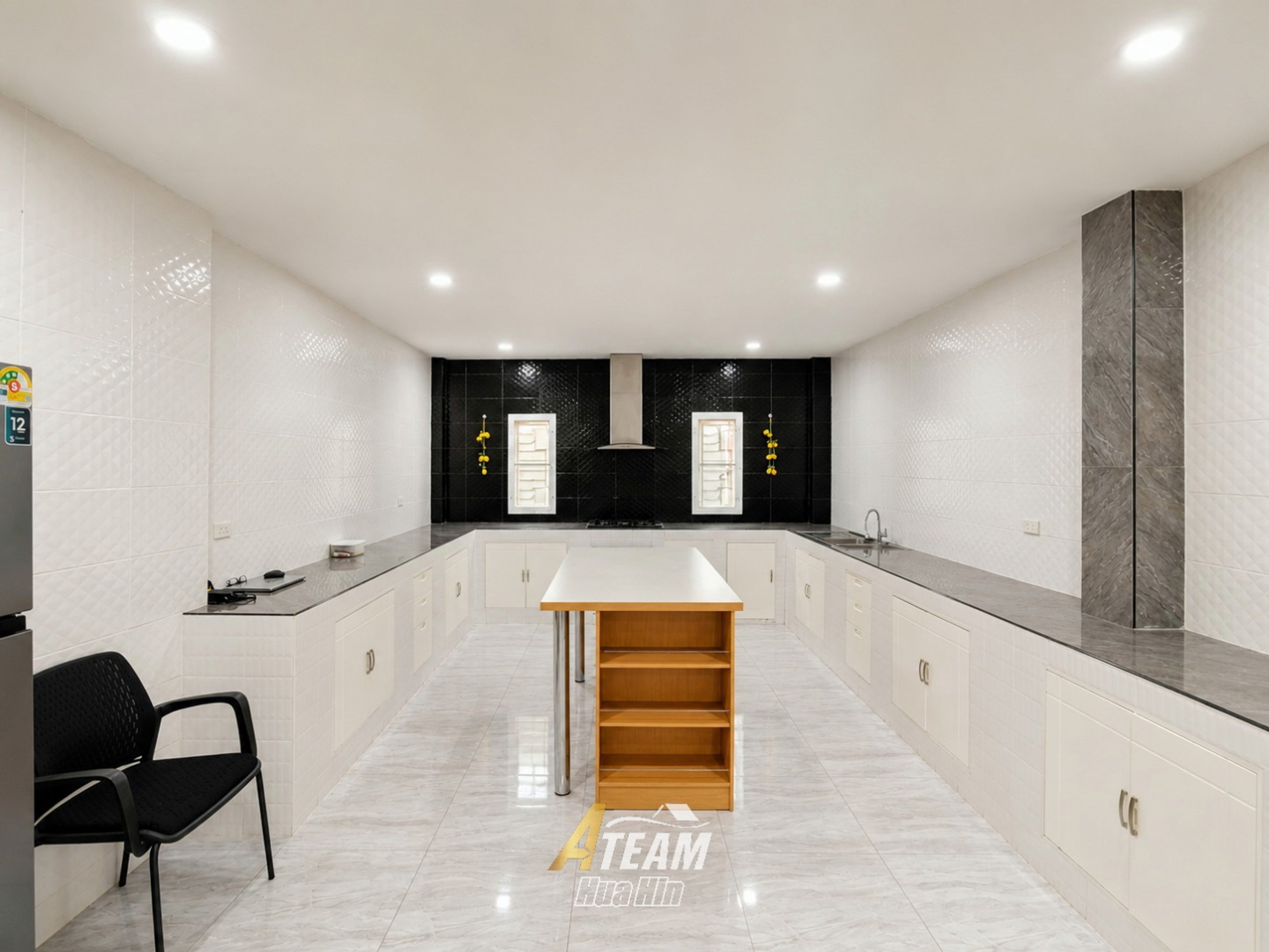 Investment Opportunity 5-Bedroom Near Pak Nam Pran Beach  thumbnail 7