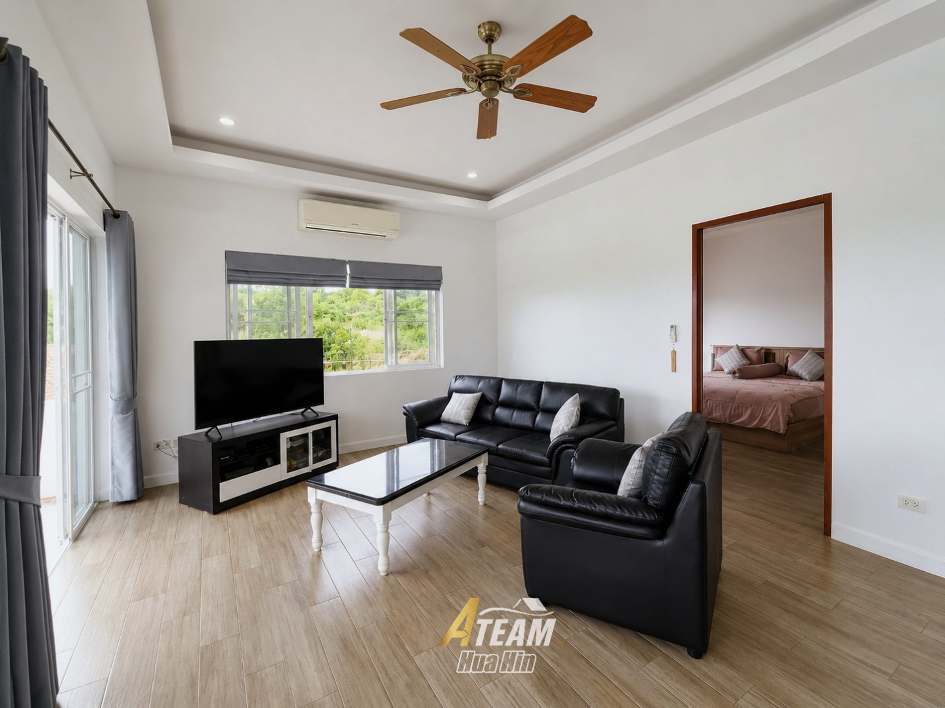 Stylish 2-Bedroom Pool Villa with Pineapple Field Views – Wang Pong, Pranburi thumbnail 16