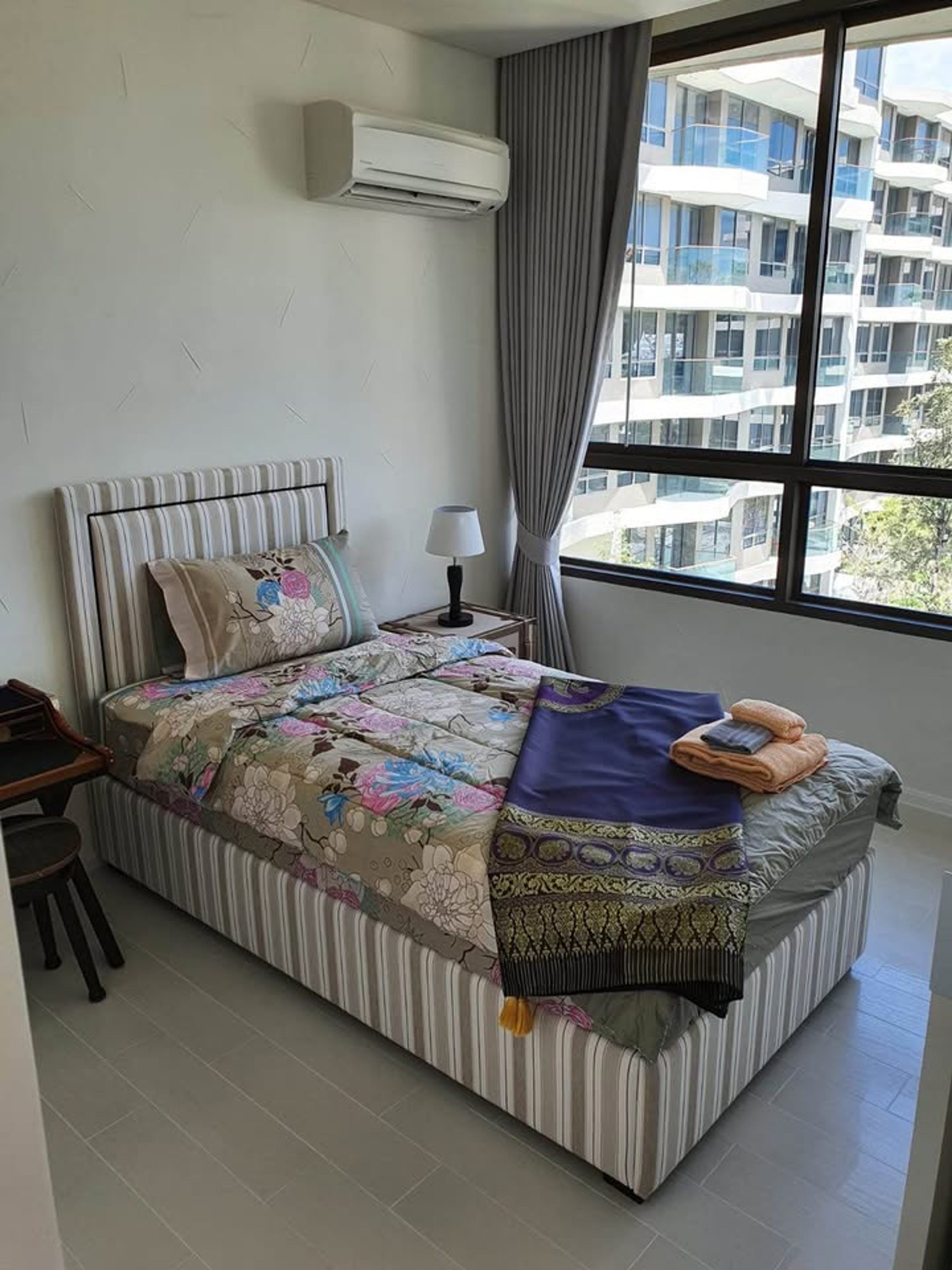 Beautiful 2-Bedroom Condo with Pool View at Veranda, Khao Takiab thumbnail 5