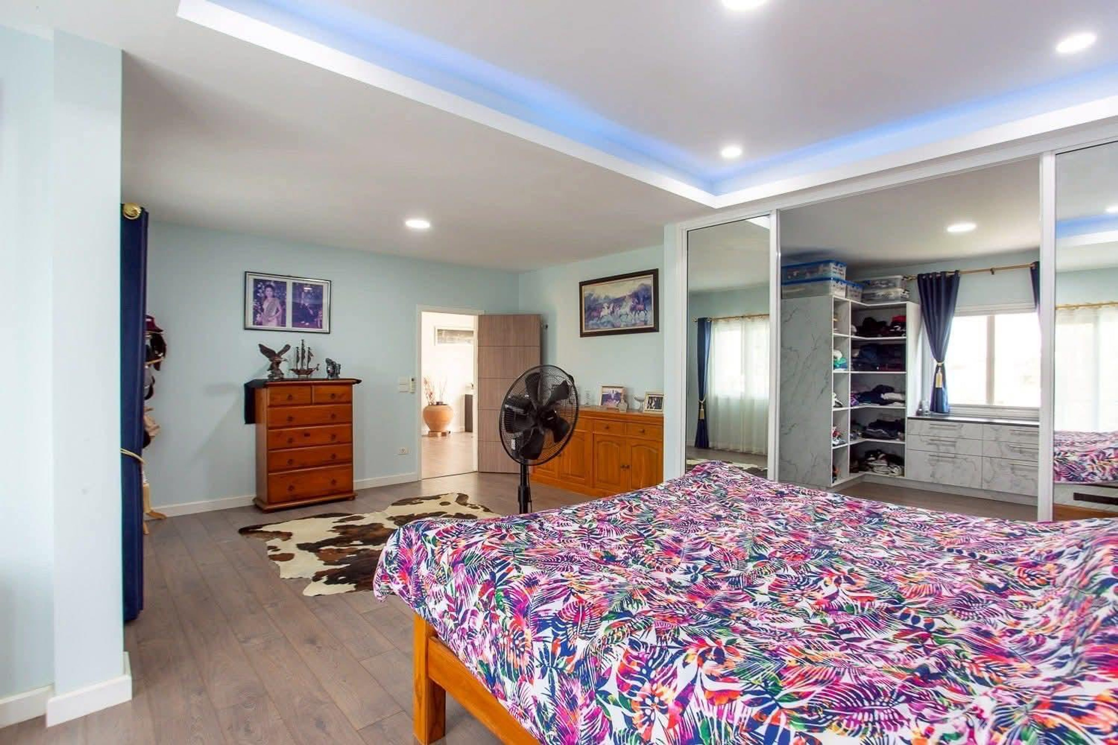 Impressive 7-Bedroom Mansion with Large Saltwater Pool in Cha-Am thumbnail 25