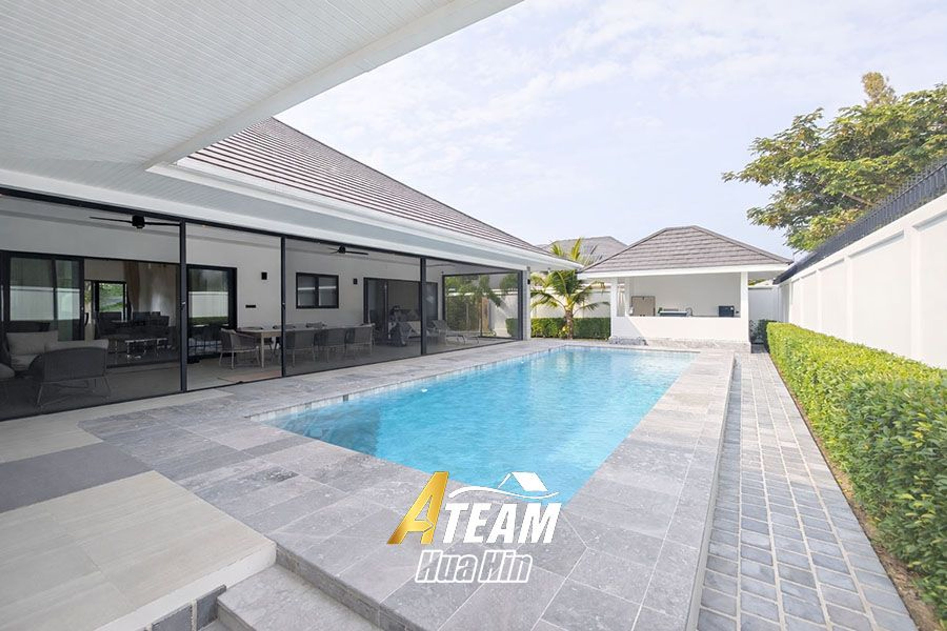 Modern 3 Bed 3 Bath Pool Villa near Blackmountain  thumbnail 6