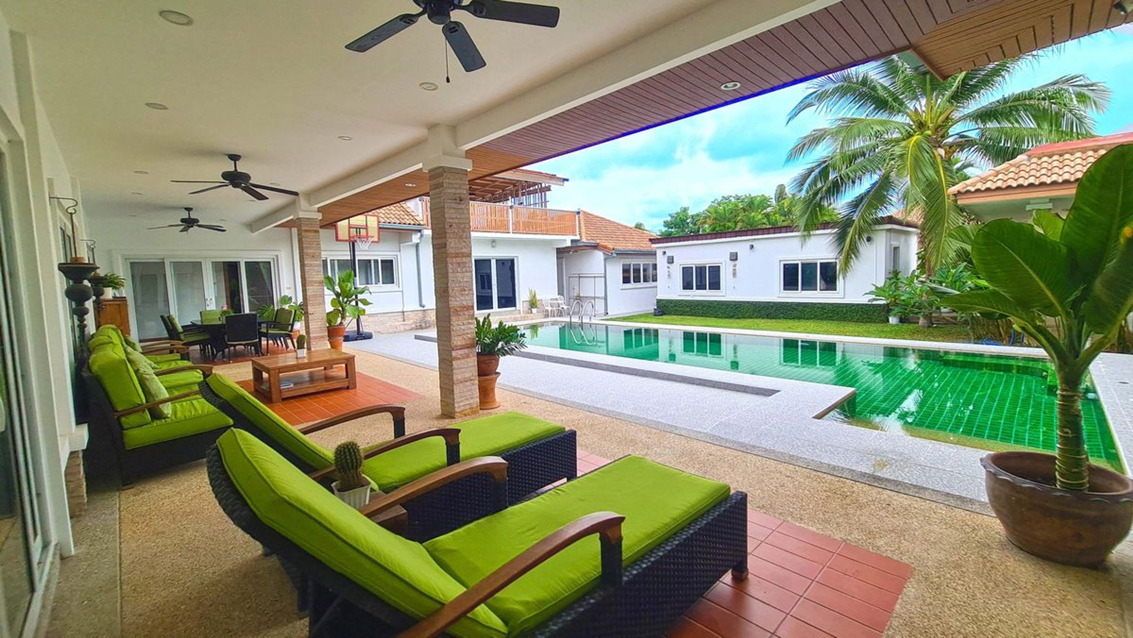 luxury 7 bedrooms Pool Villa in Orchid Palm Homes thumbnail 31