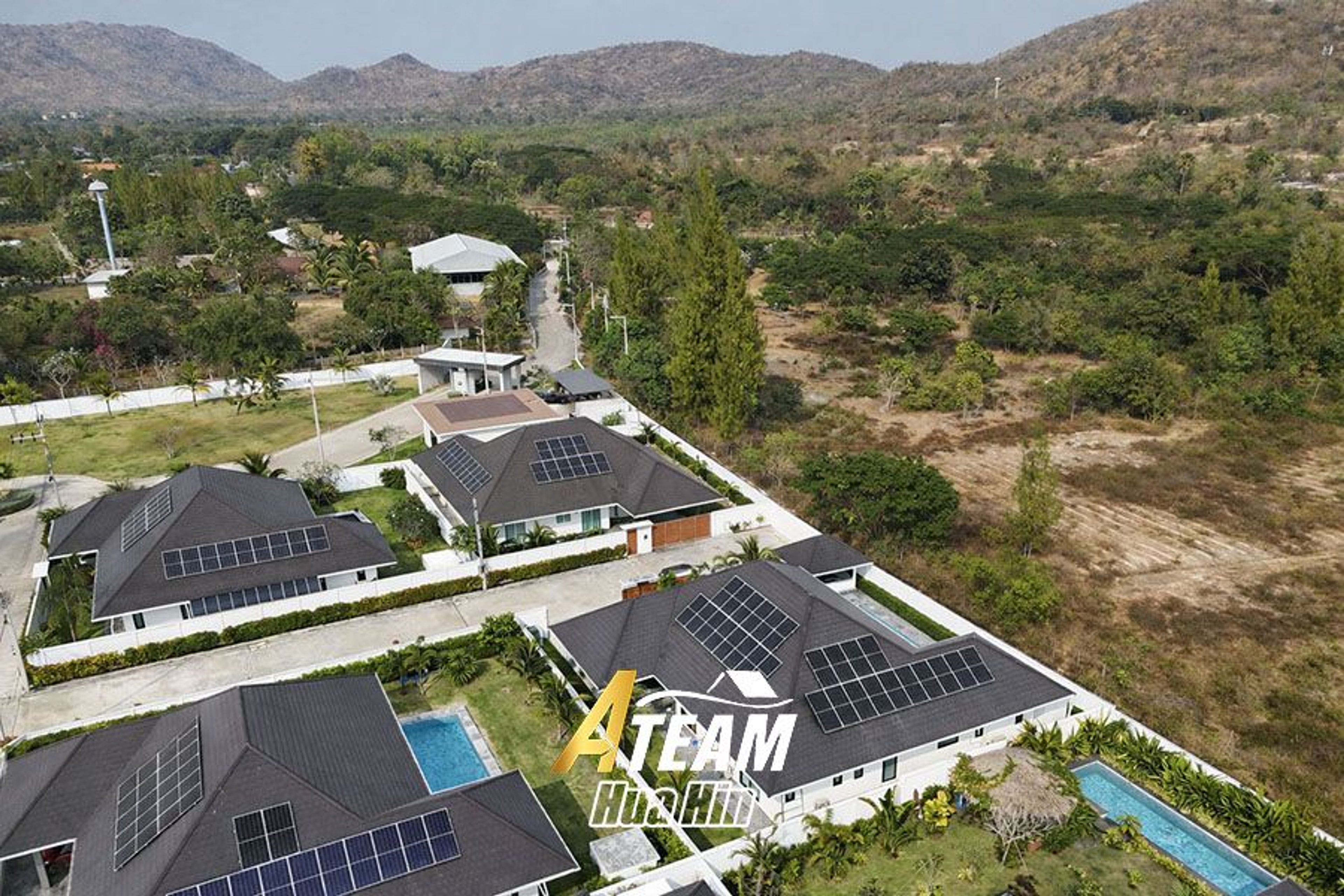 Modern 3 Bed 3 Bath Pool Villa near Blackmountain  thumbnail 28