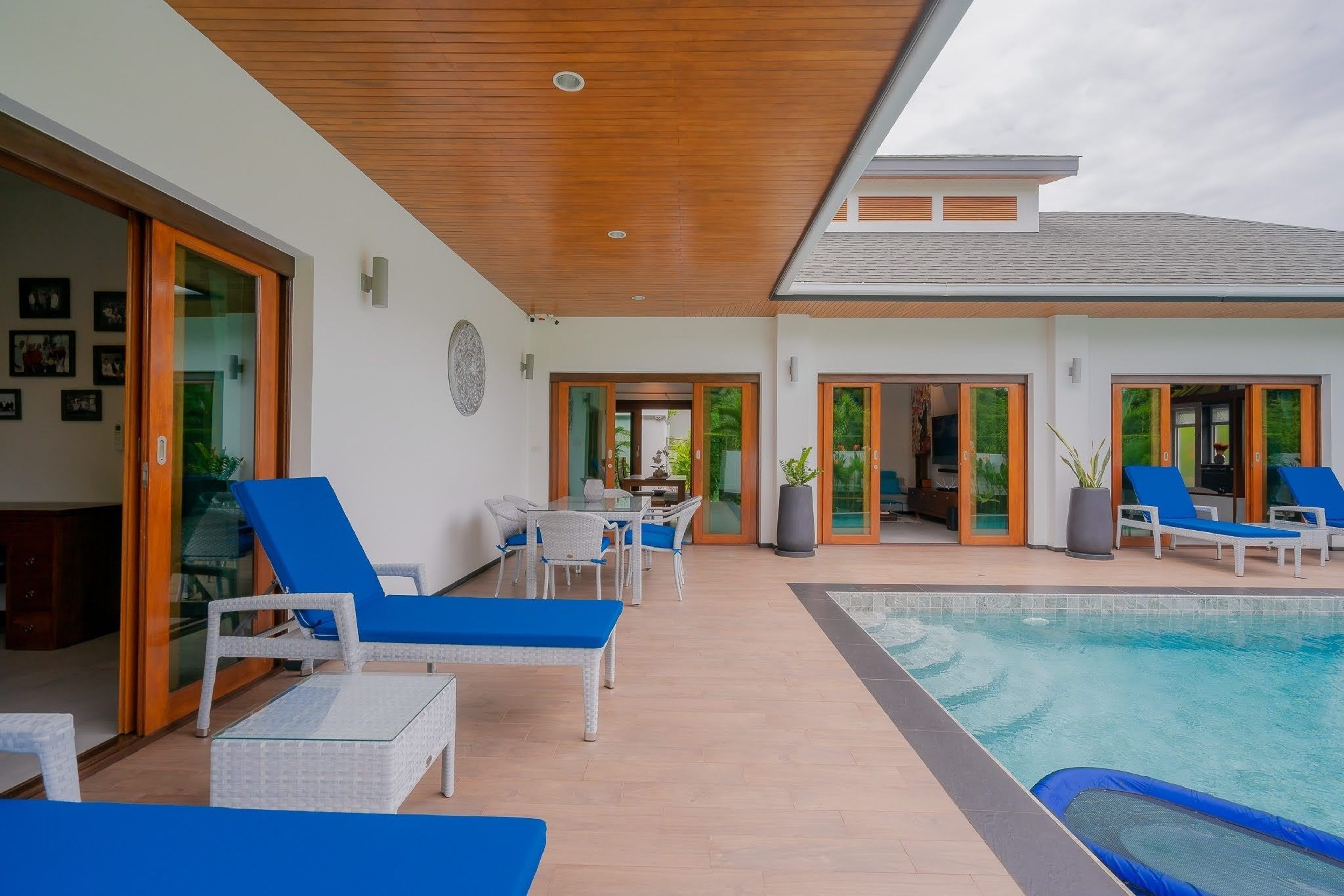House / Villa For Rent - - 3 Bedrooms - 2 Bathrooms - Price ฿90,000 -  thumbnail 2