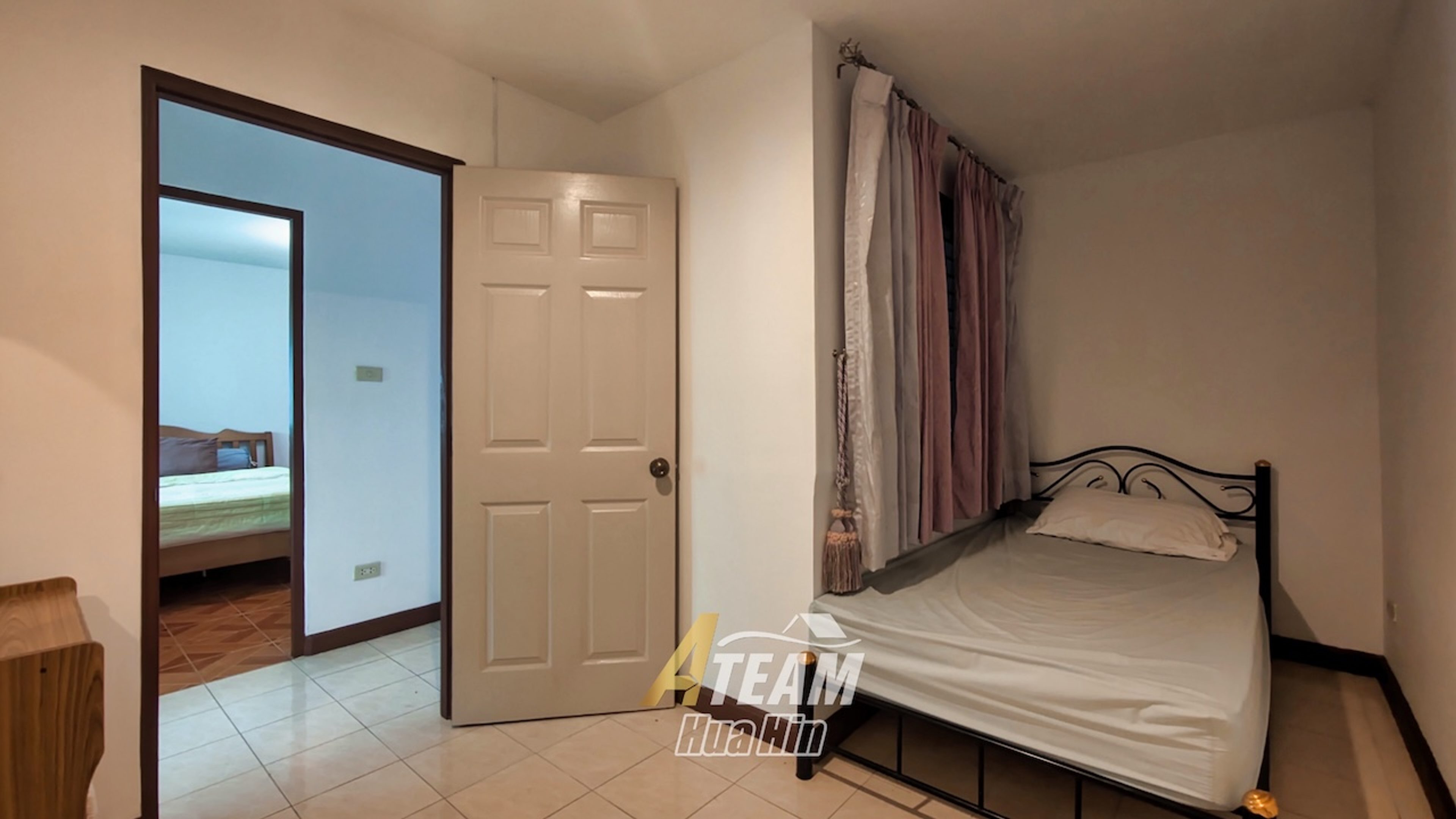 Beachfront 5-Bedroom Townhouse in Baan Suksamran – Hua Hin City Center thumbnail 27