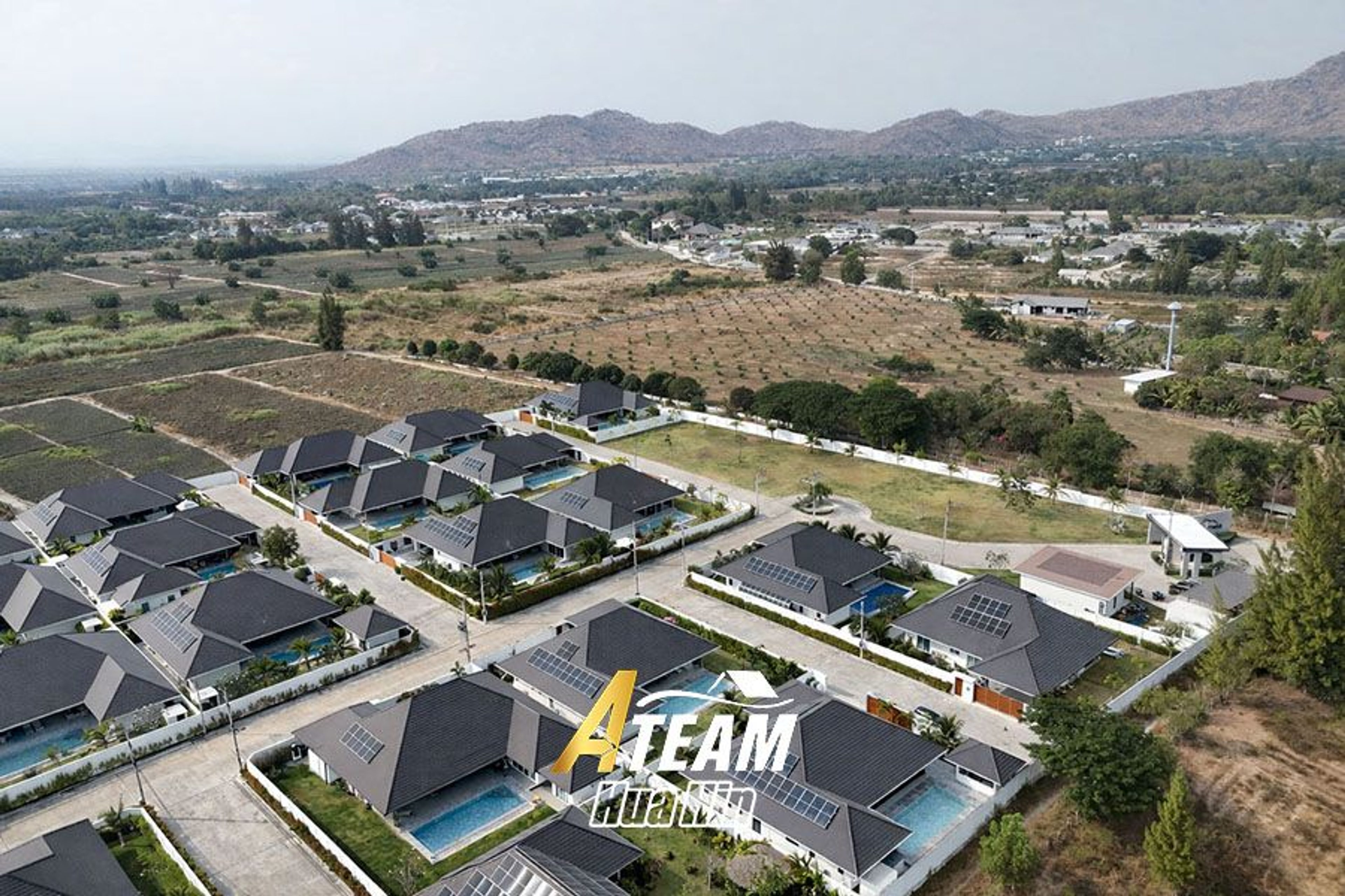 Modern 3 Bed 3 Bath Pool Villa near Blackmountain  thumbnail 29