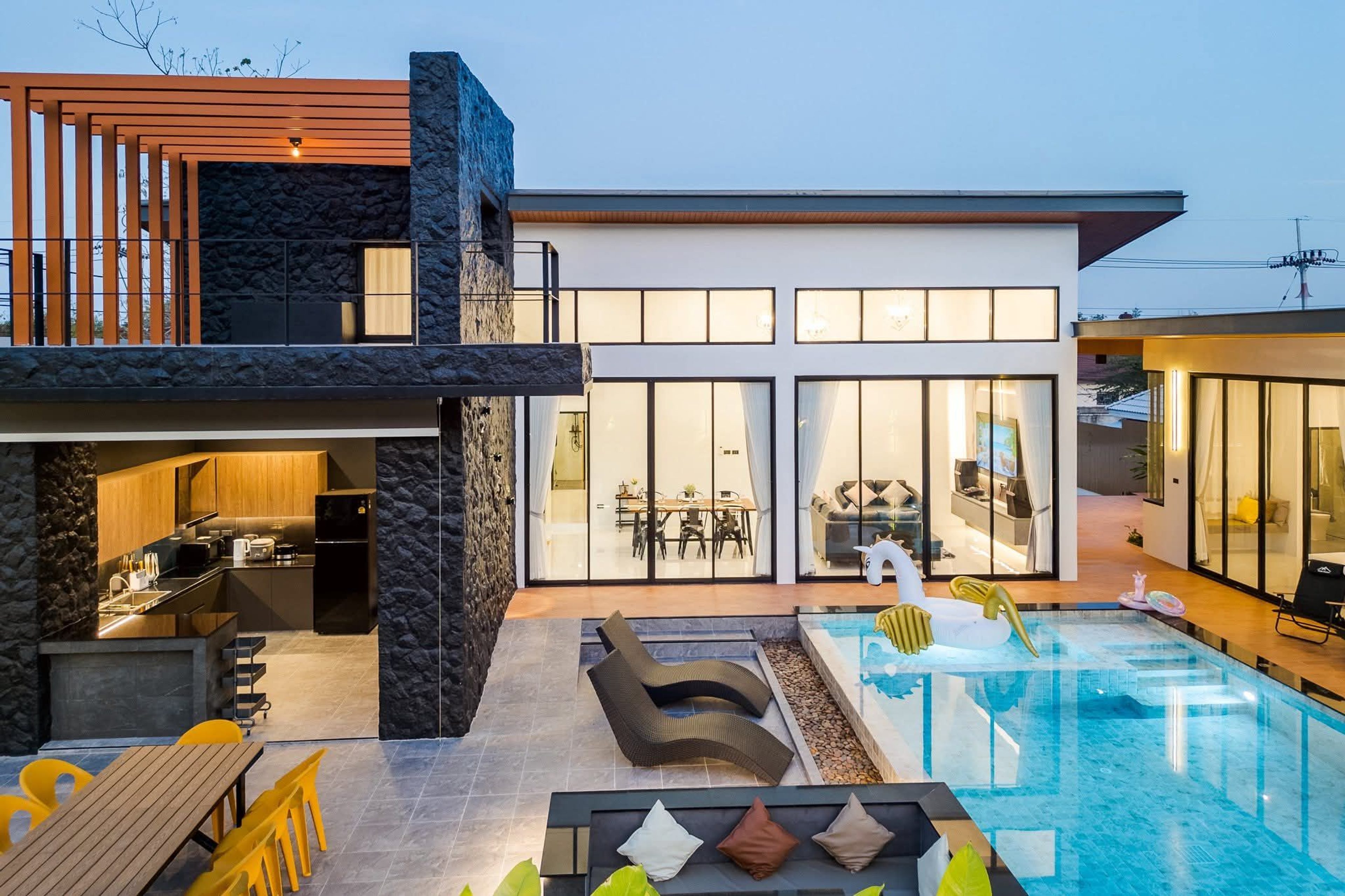 Modern Luxury  5-Bedroom Home – Hua Hin thumbnail 7