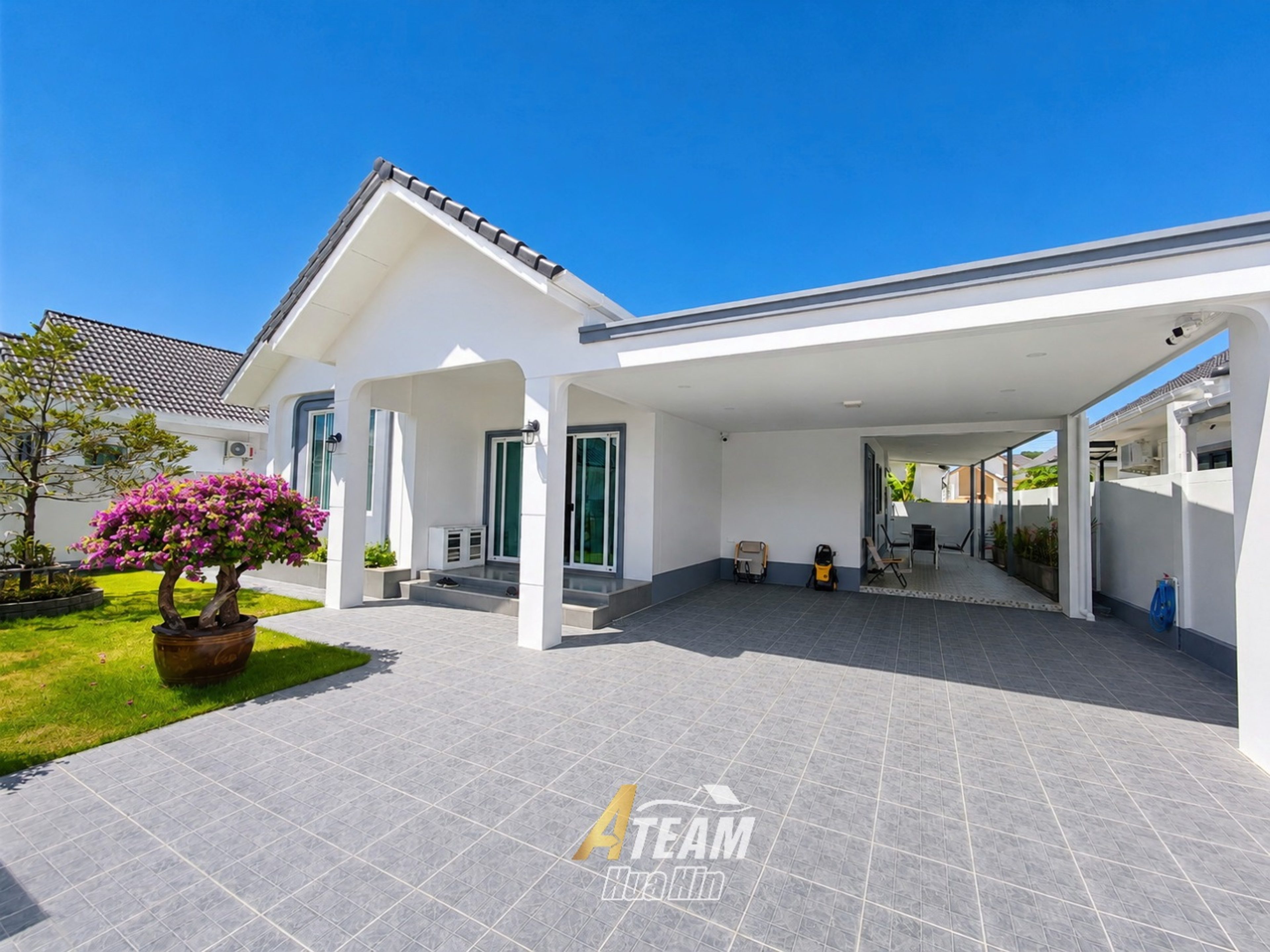 Like-New 3-Bedroom Home at Pinnacle Village, Sam Phraya thumbnail 2