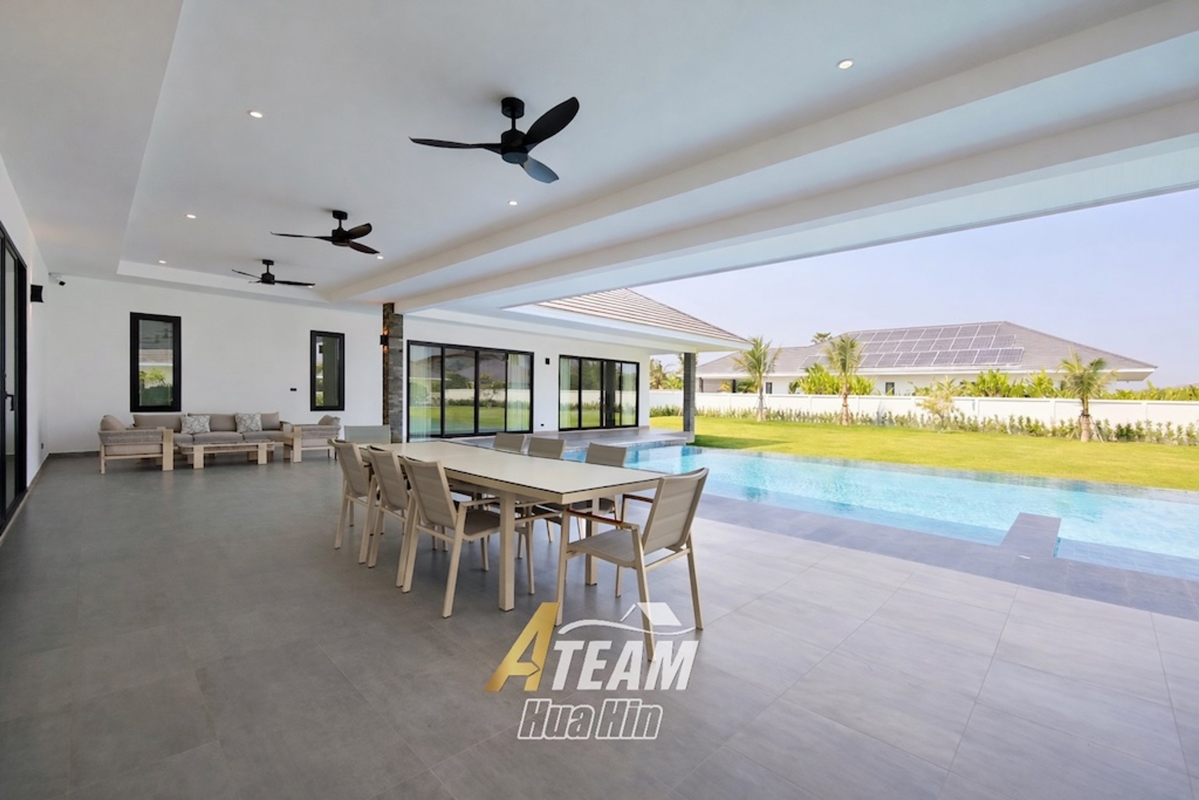Prestigious 5-Bedroom Pool Villa on 2,622 sqm Prime Land thumbnail 23