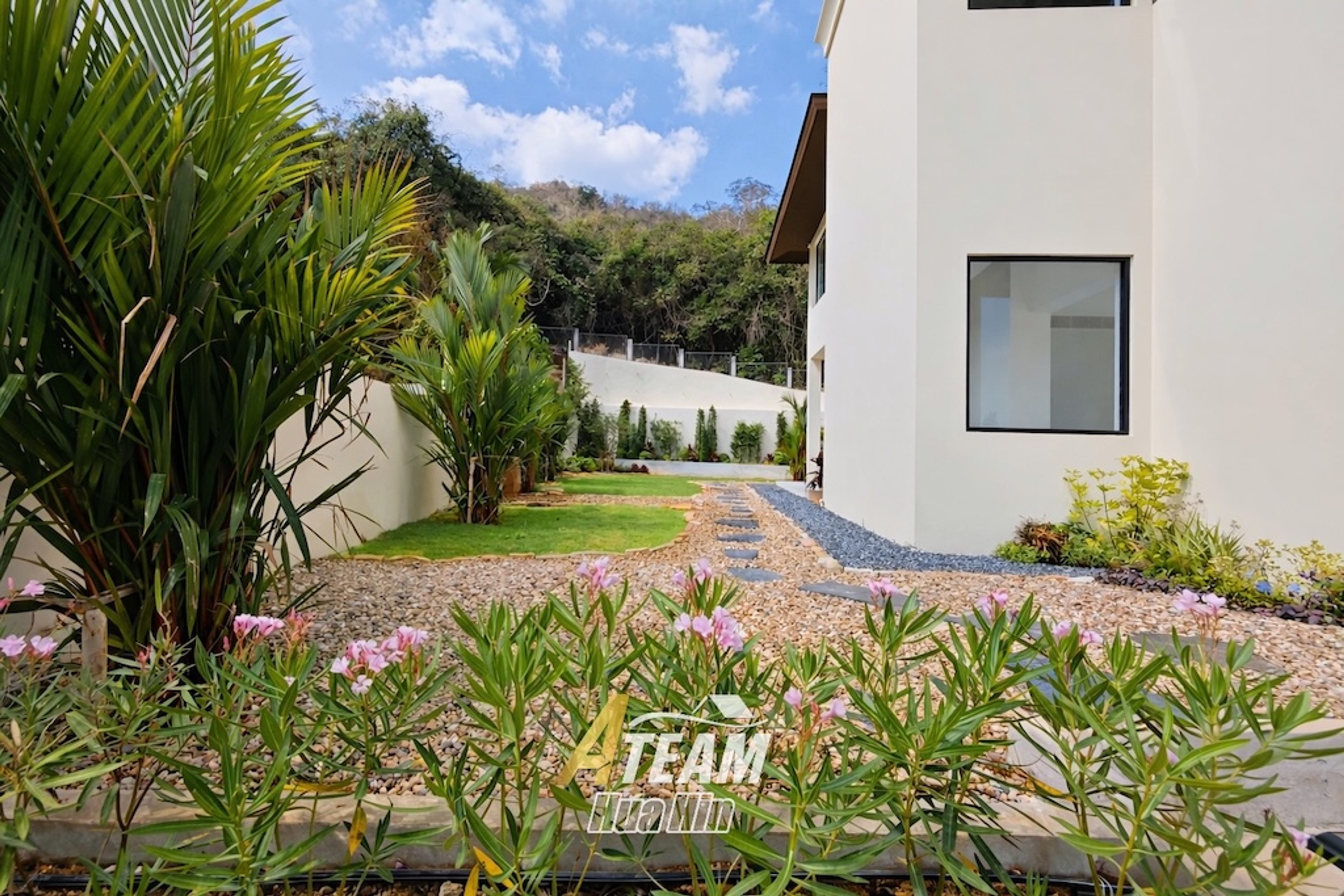 Brand-New Luxury Villa with  Panoramic Sea Views in Panorama Khao Tao thumbnail 22