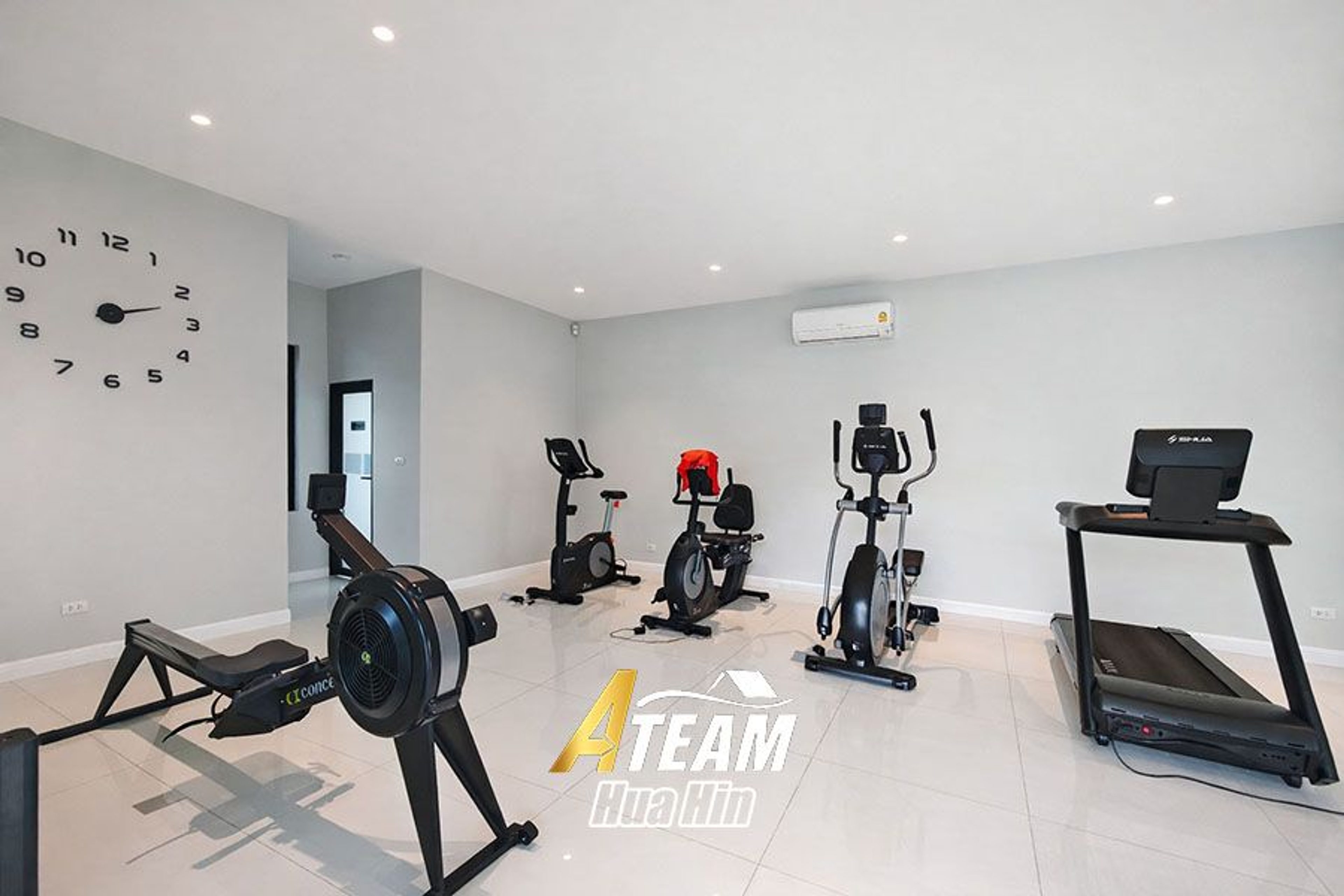 Modern 3 Bed 3 Bath Pool Villa near Blackmountain  thumbnail 24