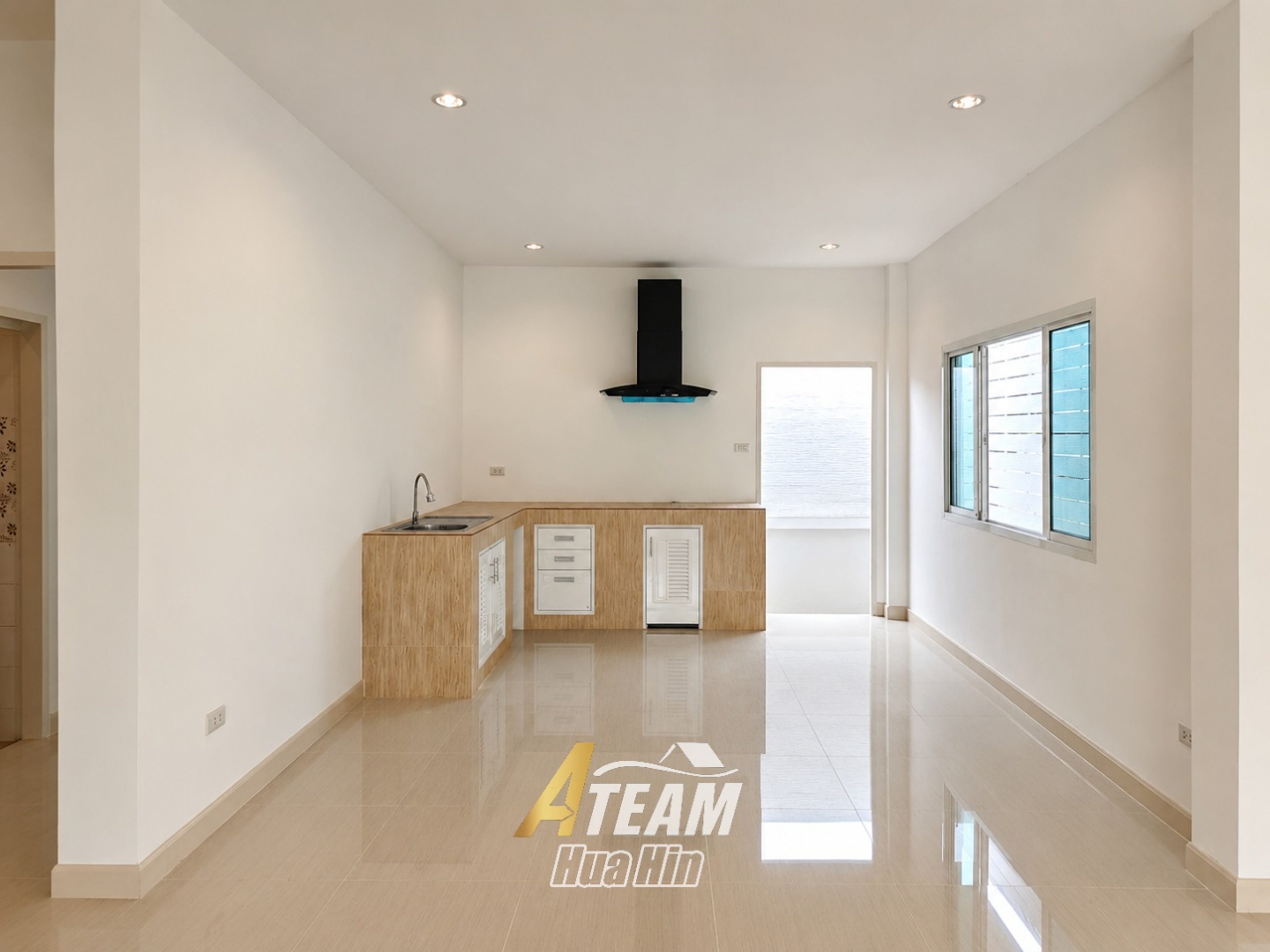 Beautyful 2-Bedroom House in Prime Location Soi 94  thumbnail 4