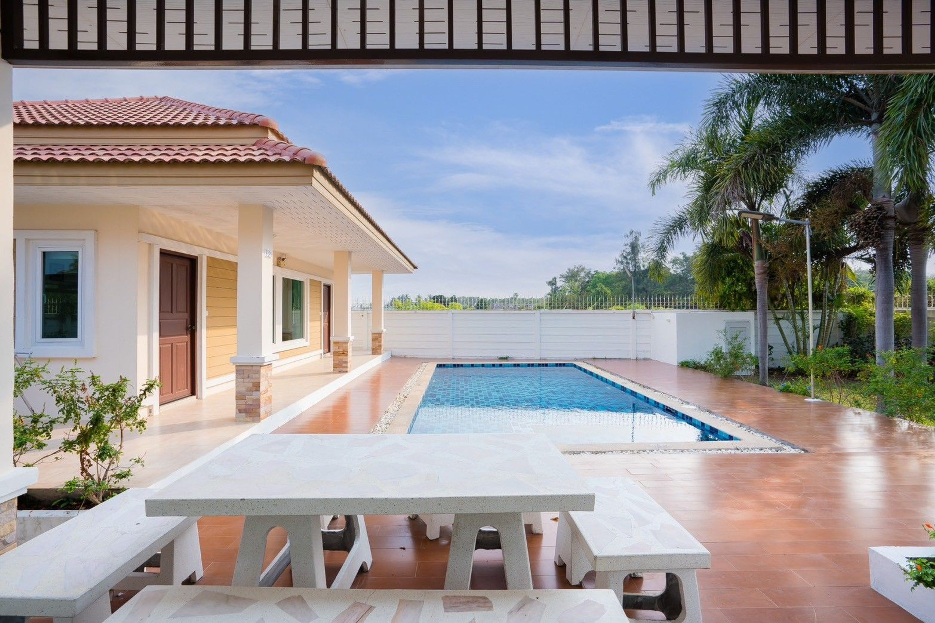 Spacious 4-Bedroom Freehold Pool Villa in Hin Lek Fai thumbnail 24