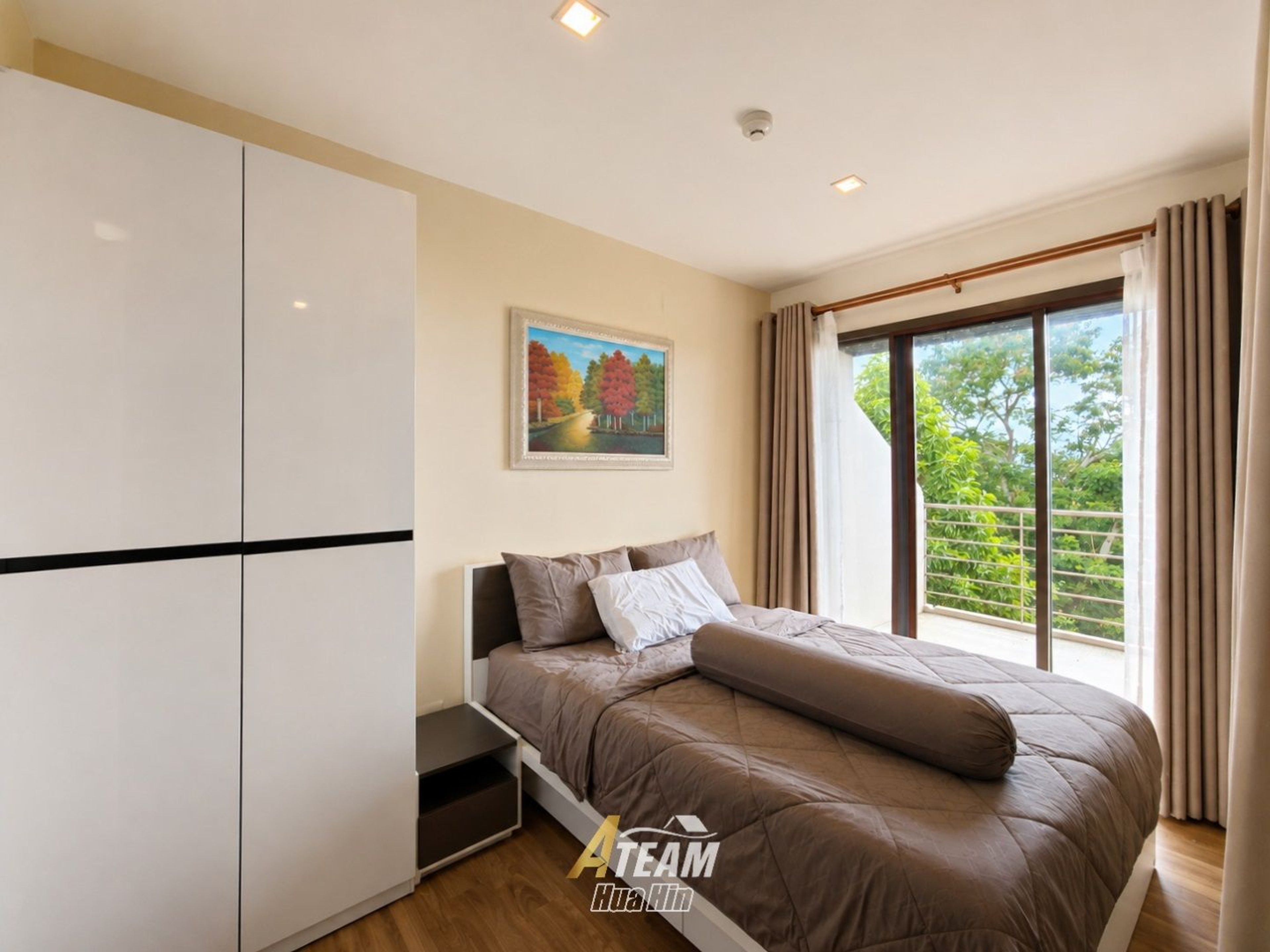 Beachfront 2-Bedroom Condo | Hua Hin – Cha-Am Border thumbnail 17