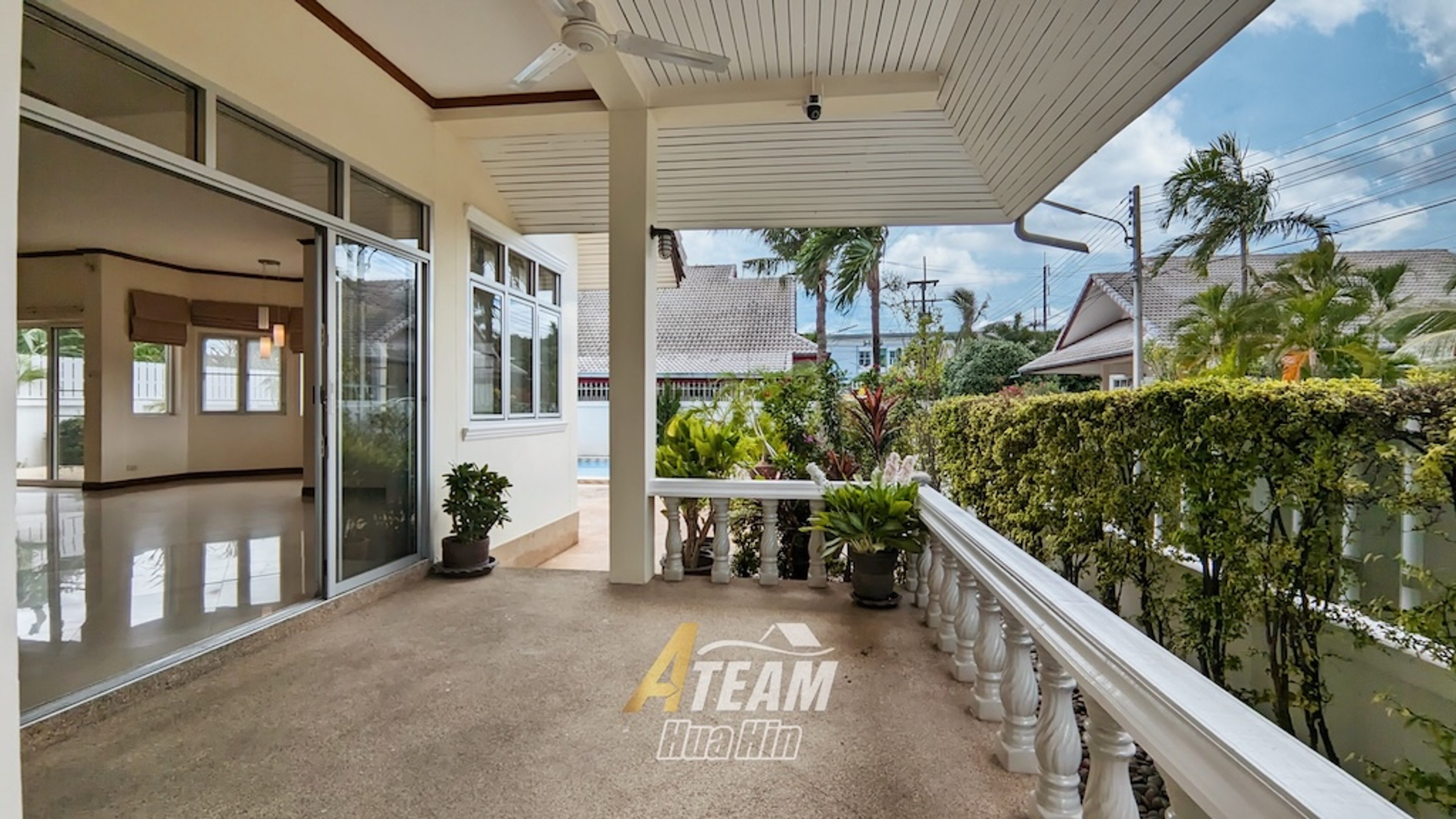 Beautiful  3-Bedroom Pool Villa in Soi 102, Hua Hin thumbnail 3