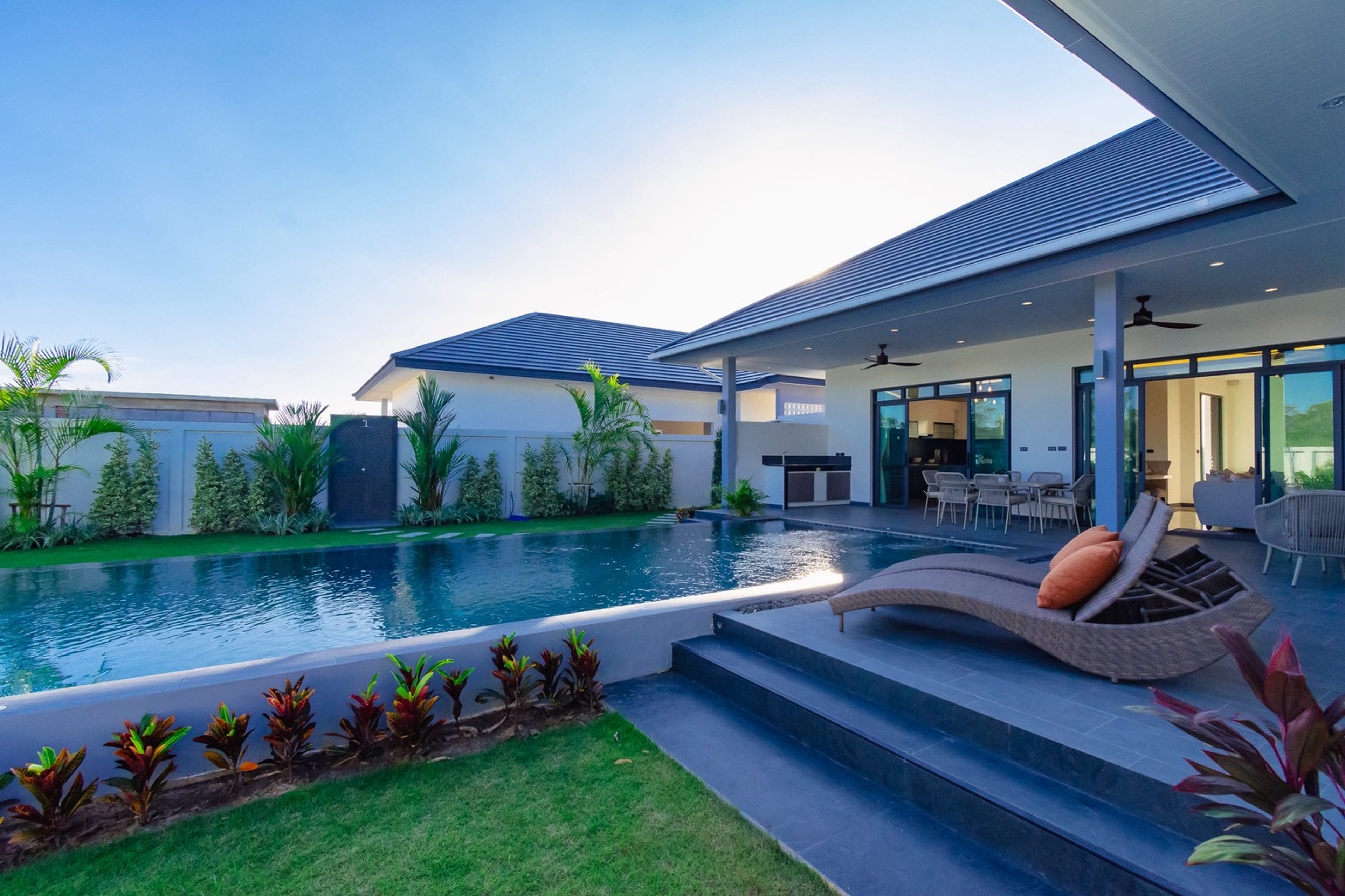 Modern 3 Bedroom  Luxury Pool Villas on Soi 112 thumbnail 19