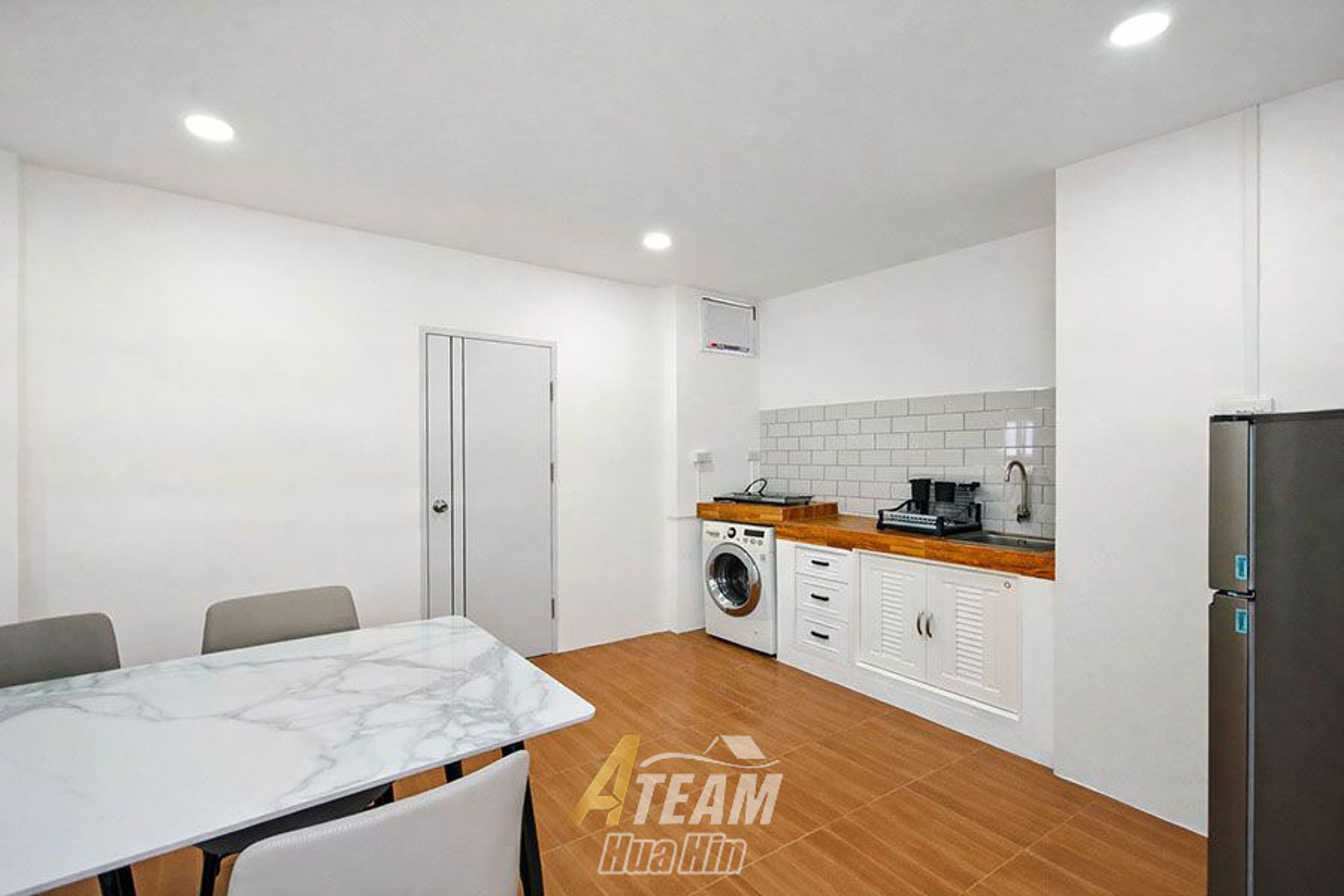 rare: 120sqm next to market village thumbnail 3