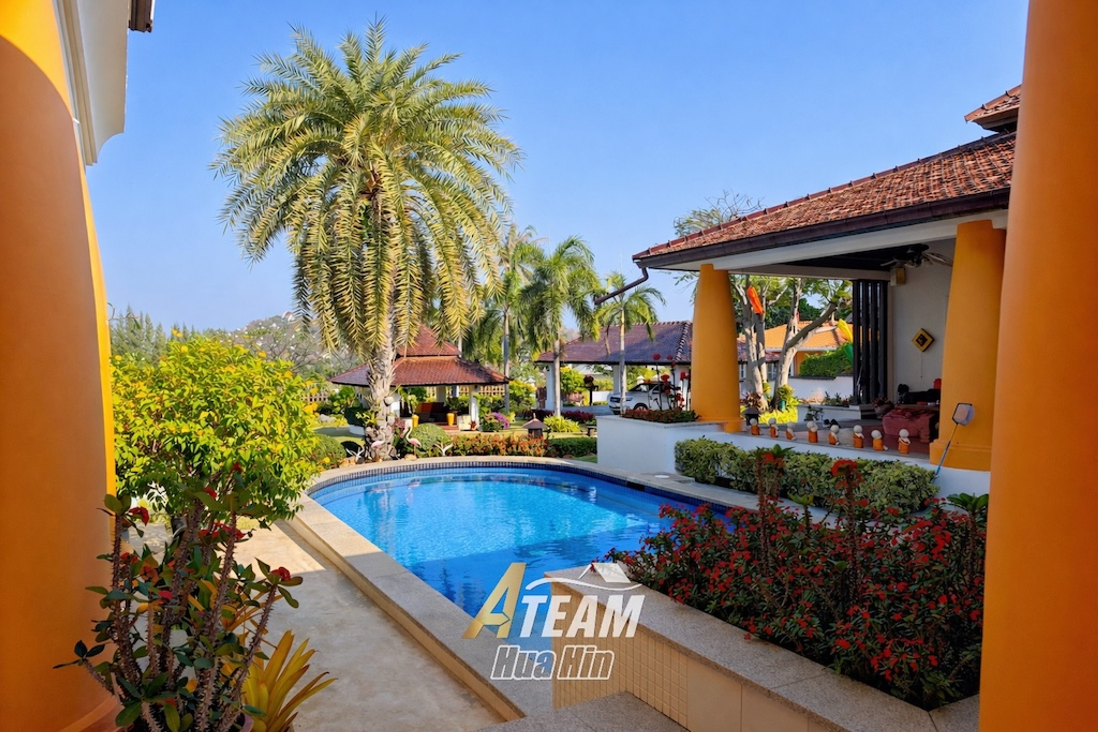 Luxury 6-Bedrooms Spacious 3,200 sqm Estate 5 min from city center —  thumbnail 11