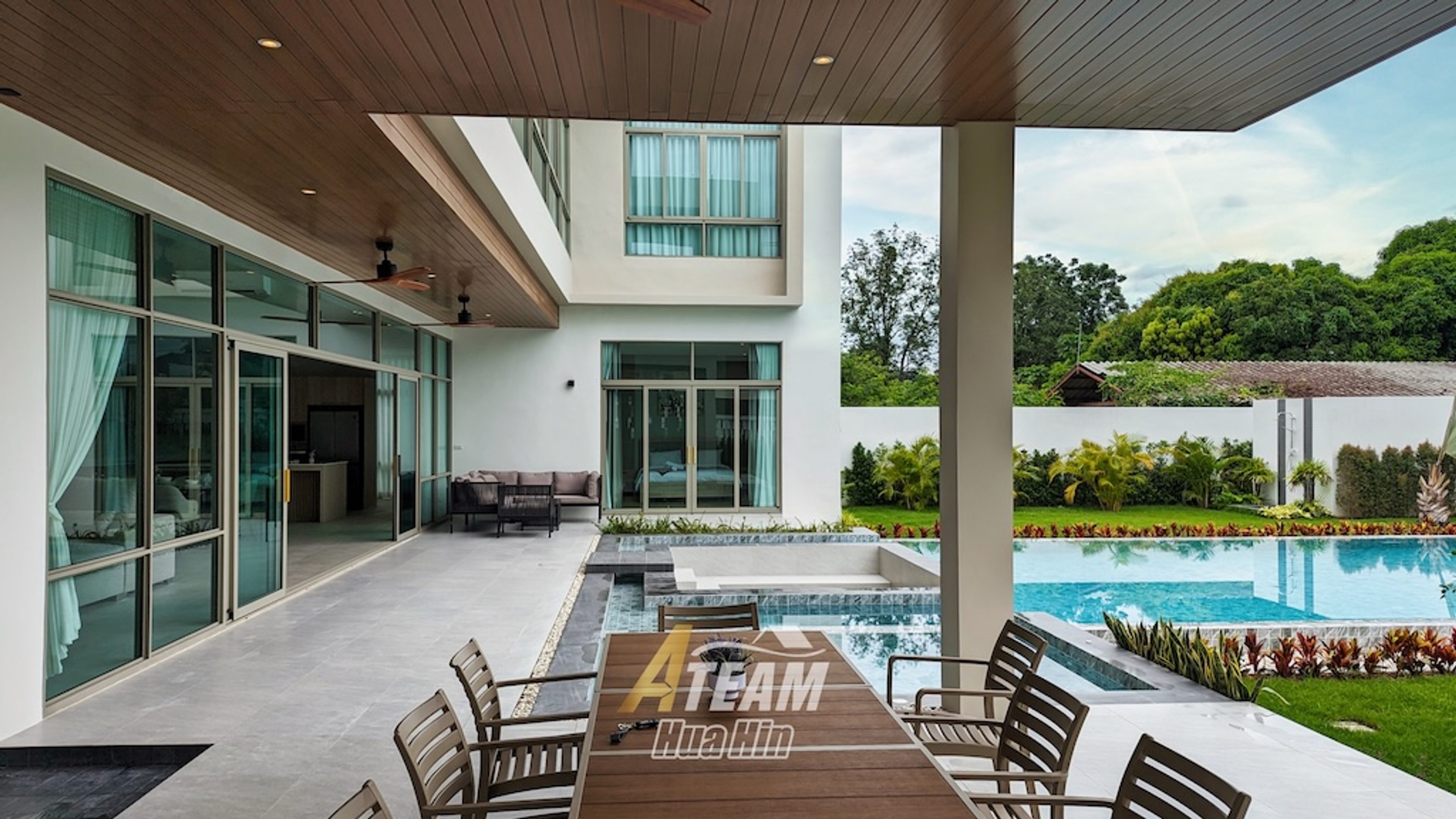 Luxury 4-Bedroom Pool Villa Surrounded by Mountains thumbnail 11