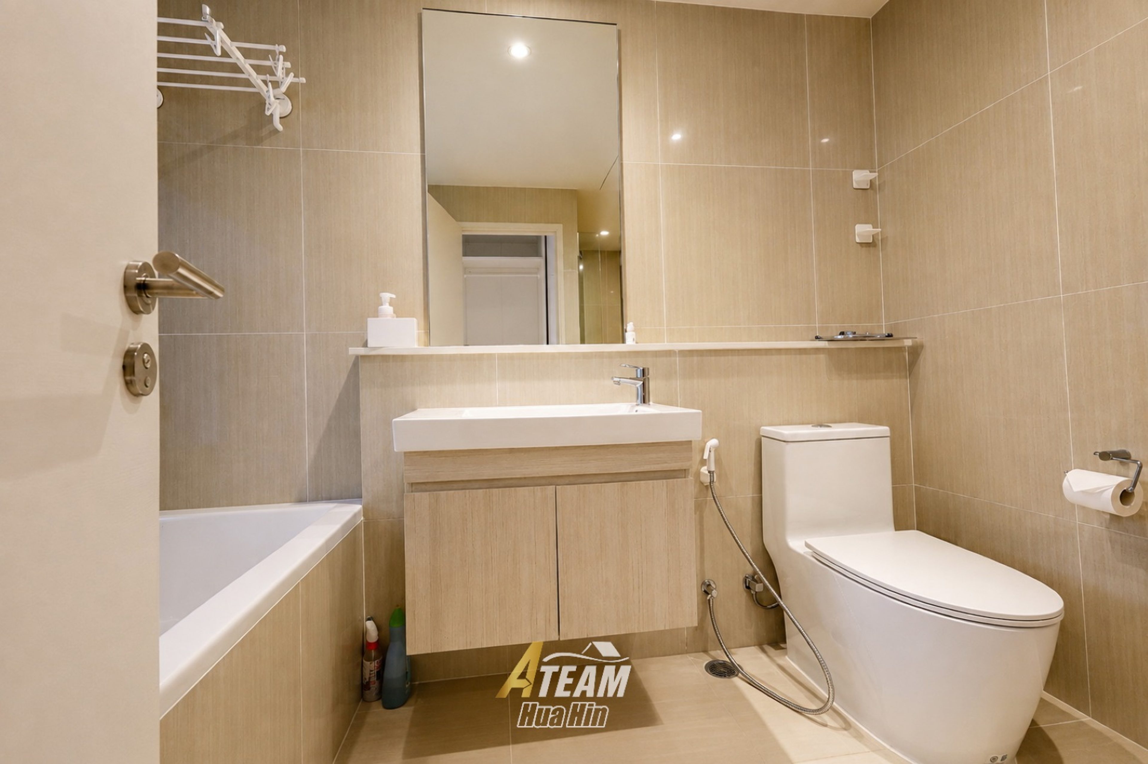 Pool Access 2-Bedroom Condo at Baan Thew Talay Aqua Marine, Cha-Am thumbnail 22