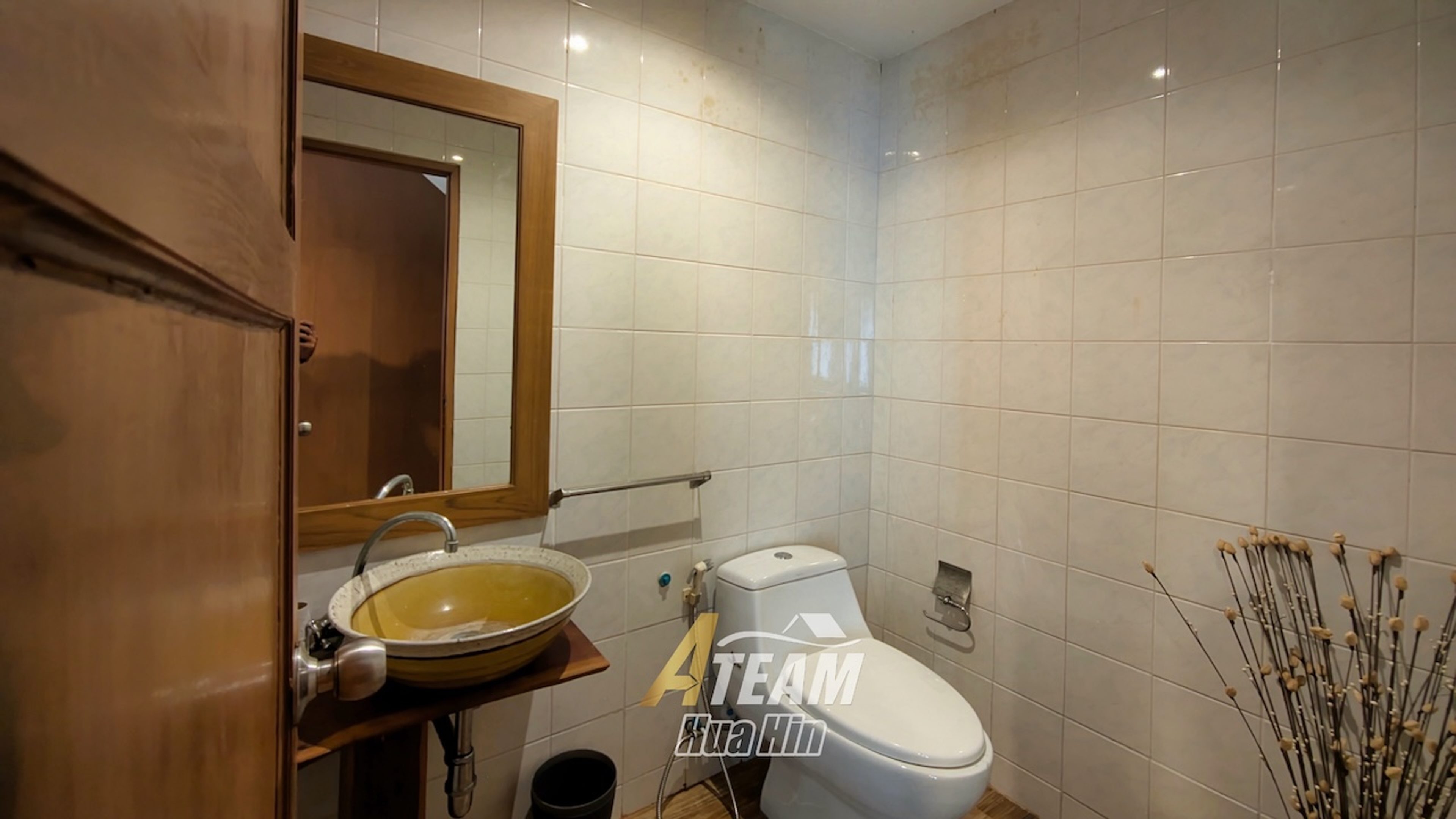 Beachfront 5-Bedroom Townhouse in Baan Suksamran – Hua Hin City Center thumbnail 8