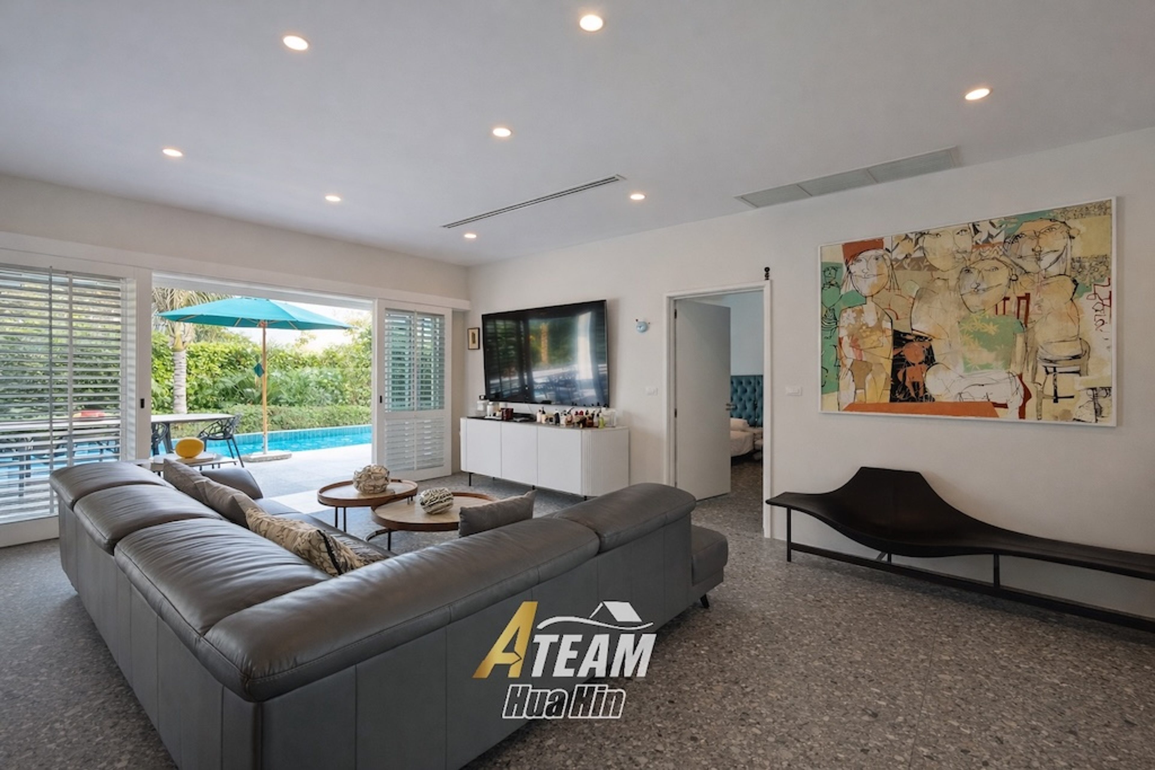 Modern 3 Bed 3 Bath Pool Villa at Black Mountain Golf Club thumbnail 19