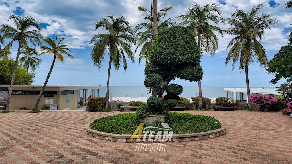 Beachfront 5-Bedroom Townhouse in Baan Suksamran – Hua Hin City Center