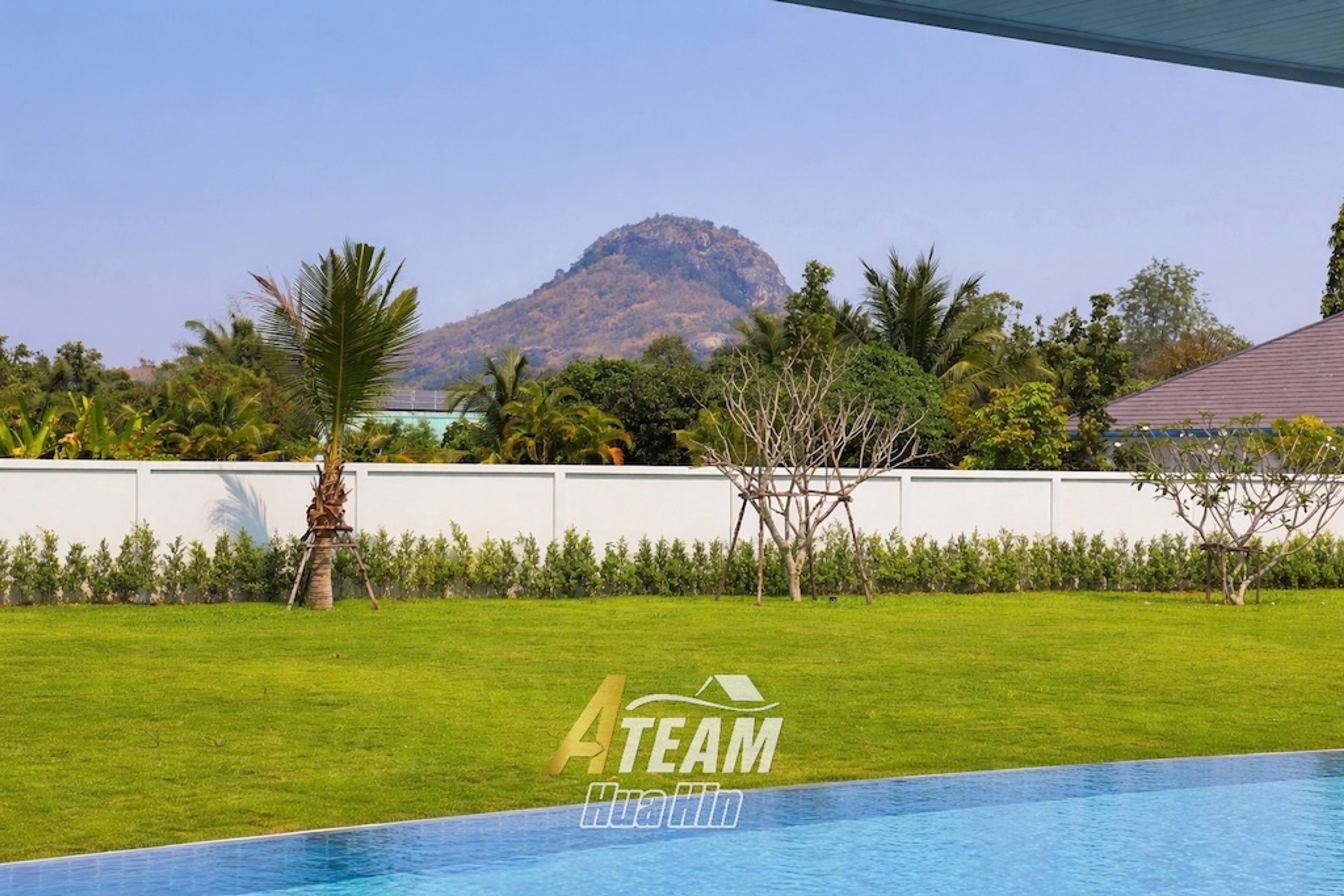 Prestigious 5-Bedroom Pool Villa on 2,622 sqm Prime Land thumbnail 28
