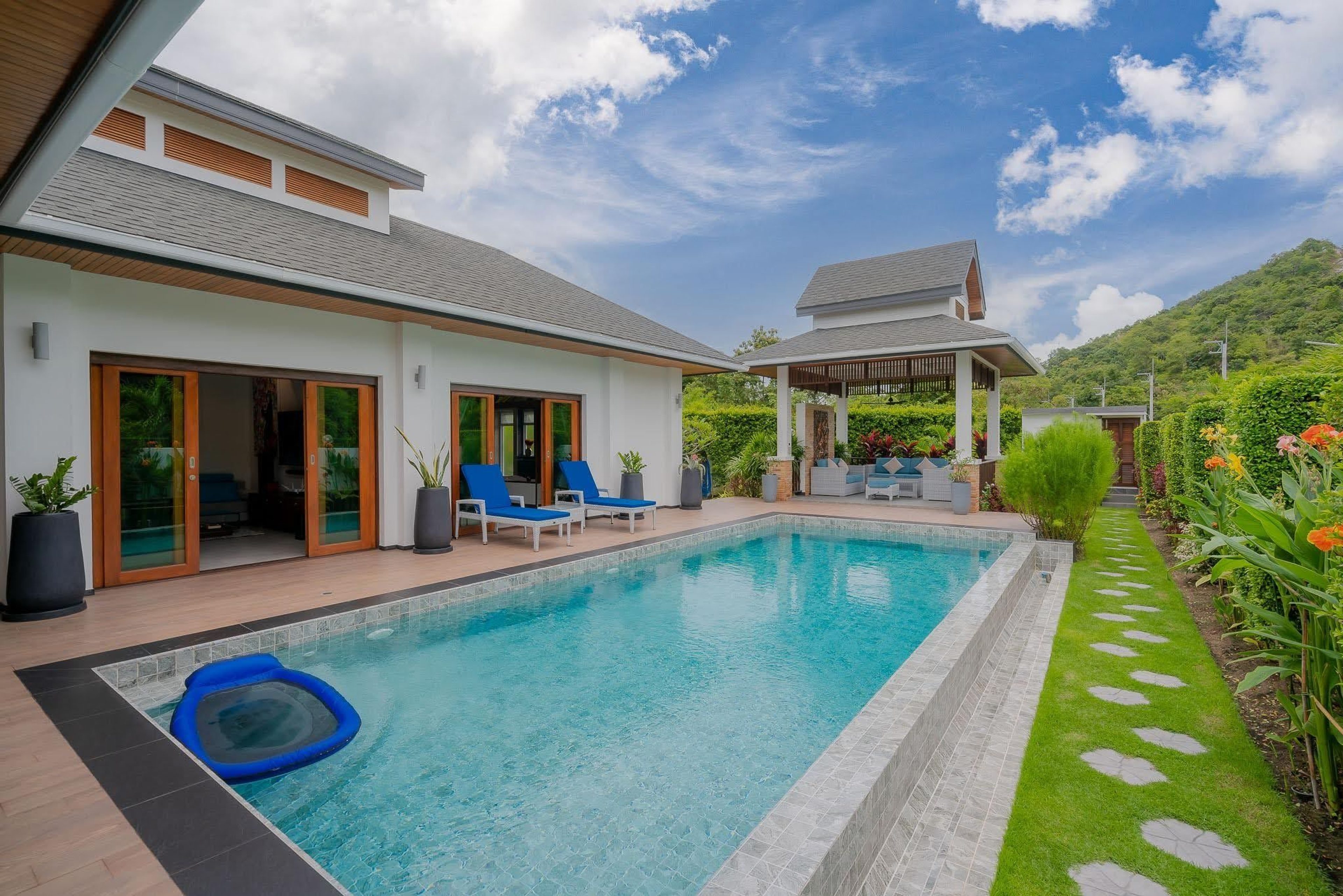 House / Villa For Rent - - 3 Bedrooms - 2 Bathrooms - Price ฿90,000 - 