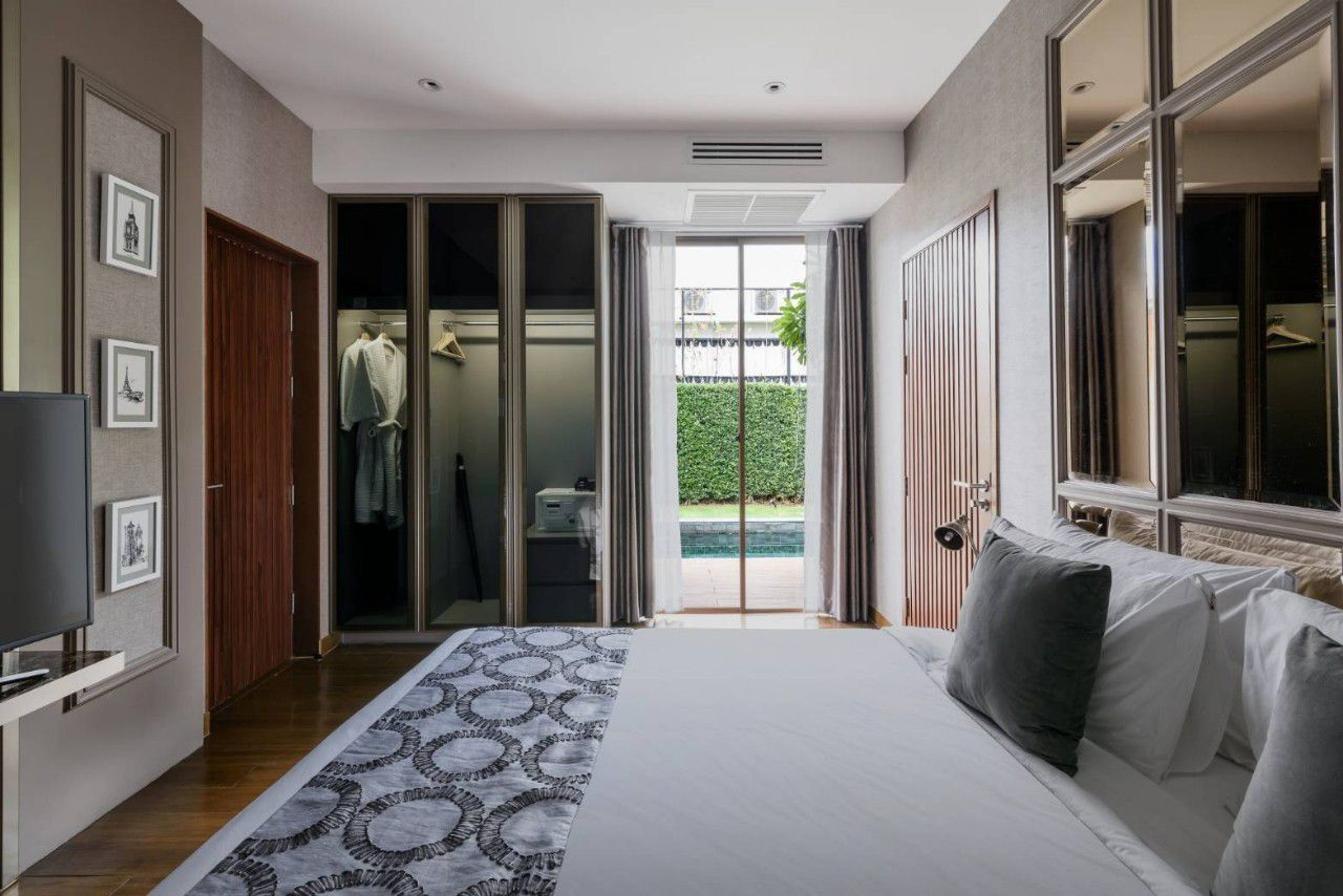 Itz Time Hua Hin Pool Villas – Pet-Friendly 3-Bedroom Pool Villa for R thumbnail 9