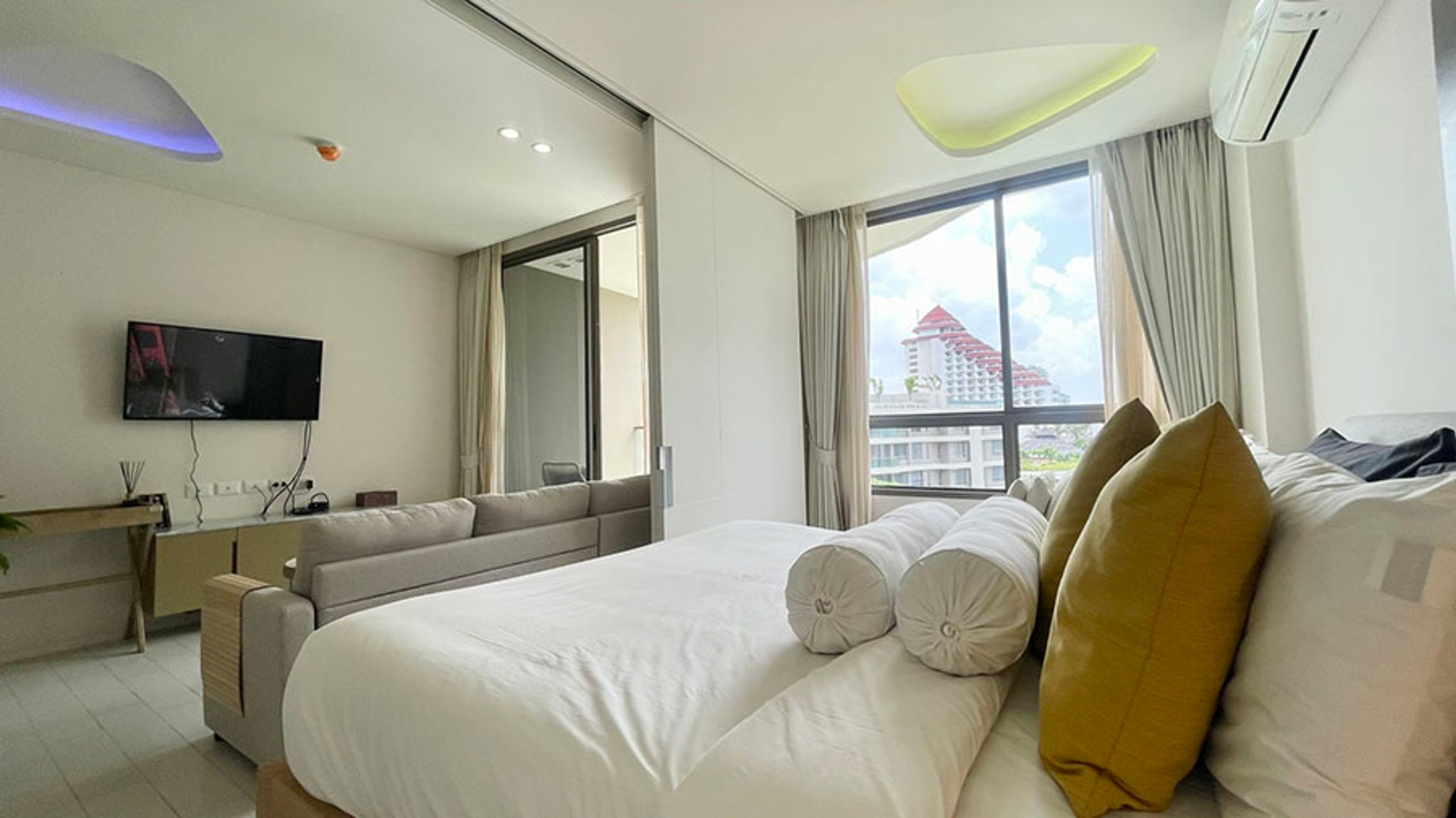 1 Bedroom beachfront condo for rent at Veranda Hua Hin thumbnail 2