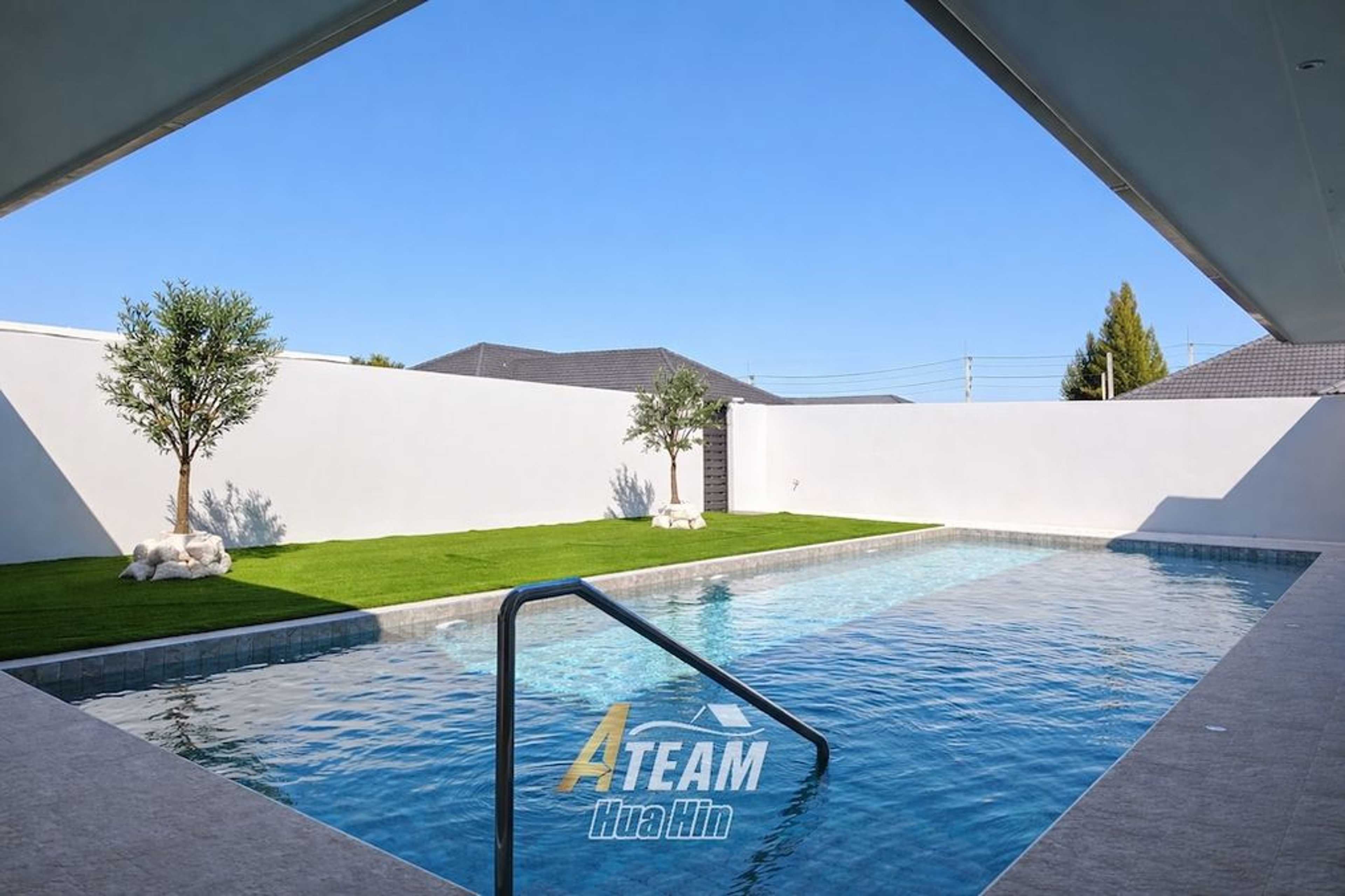 Modern Pool Villa with Large Interior Space in Soi 114 thumbnail 2
