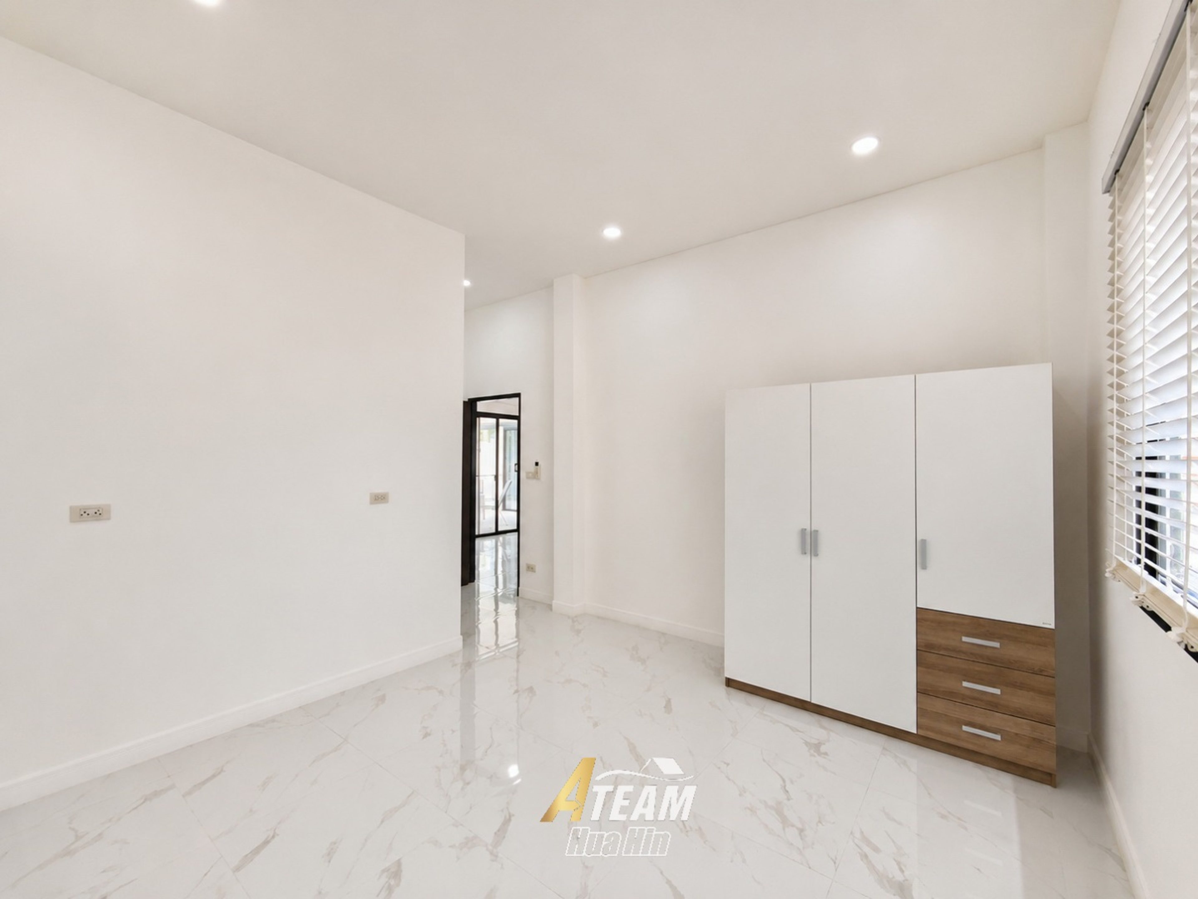 3-Bedroom Pool Villa in Prime Hua Hin Location thumbnail 17