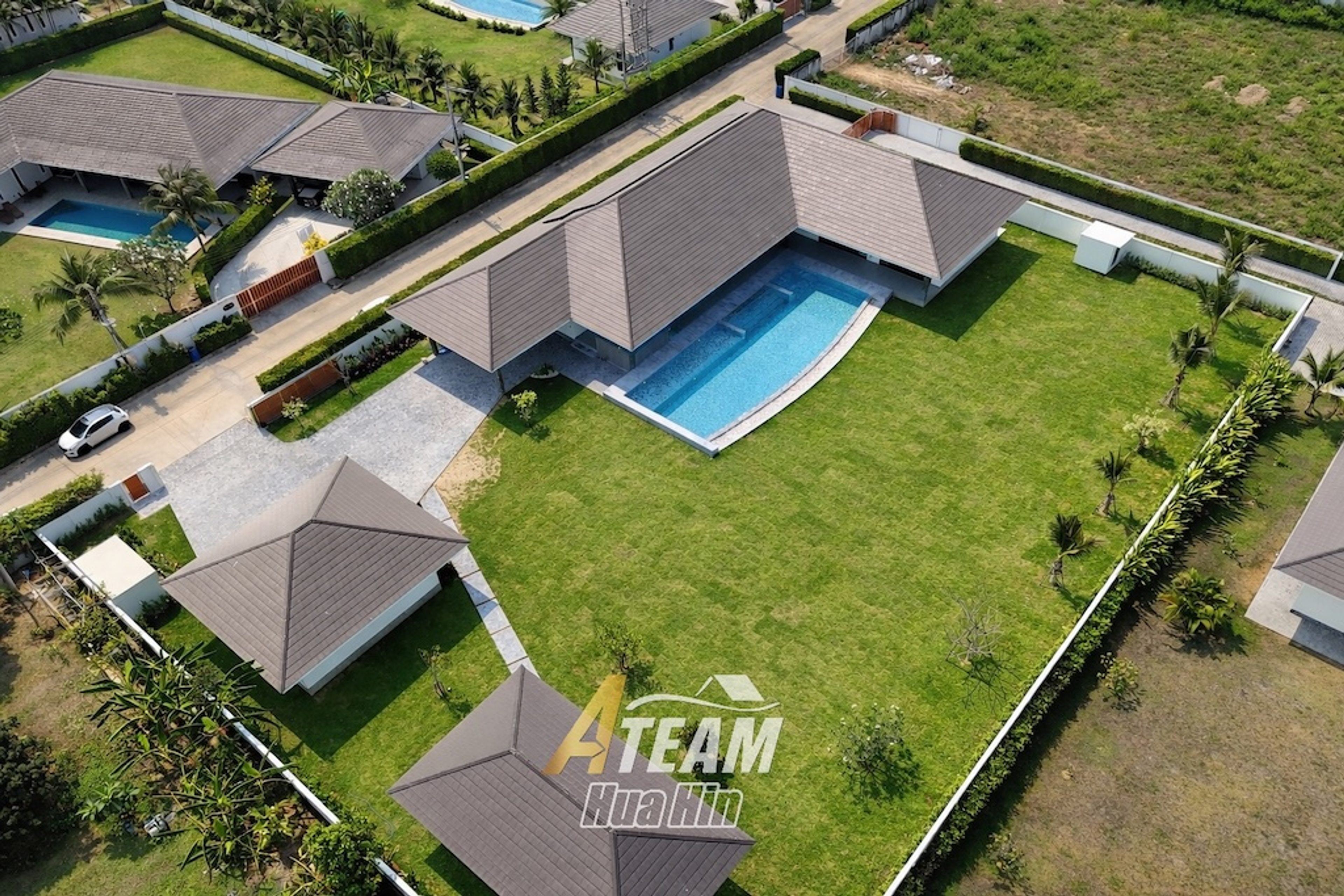 Prestigious 5-Bedroom Pool Villa on 2,622 sqm Prime Land