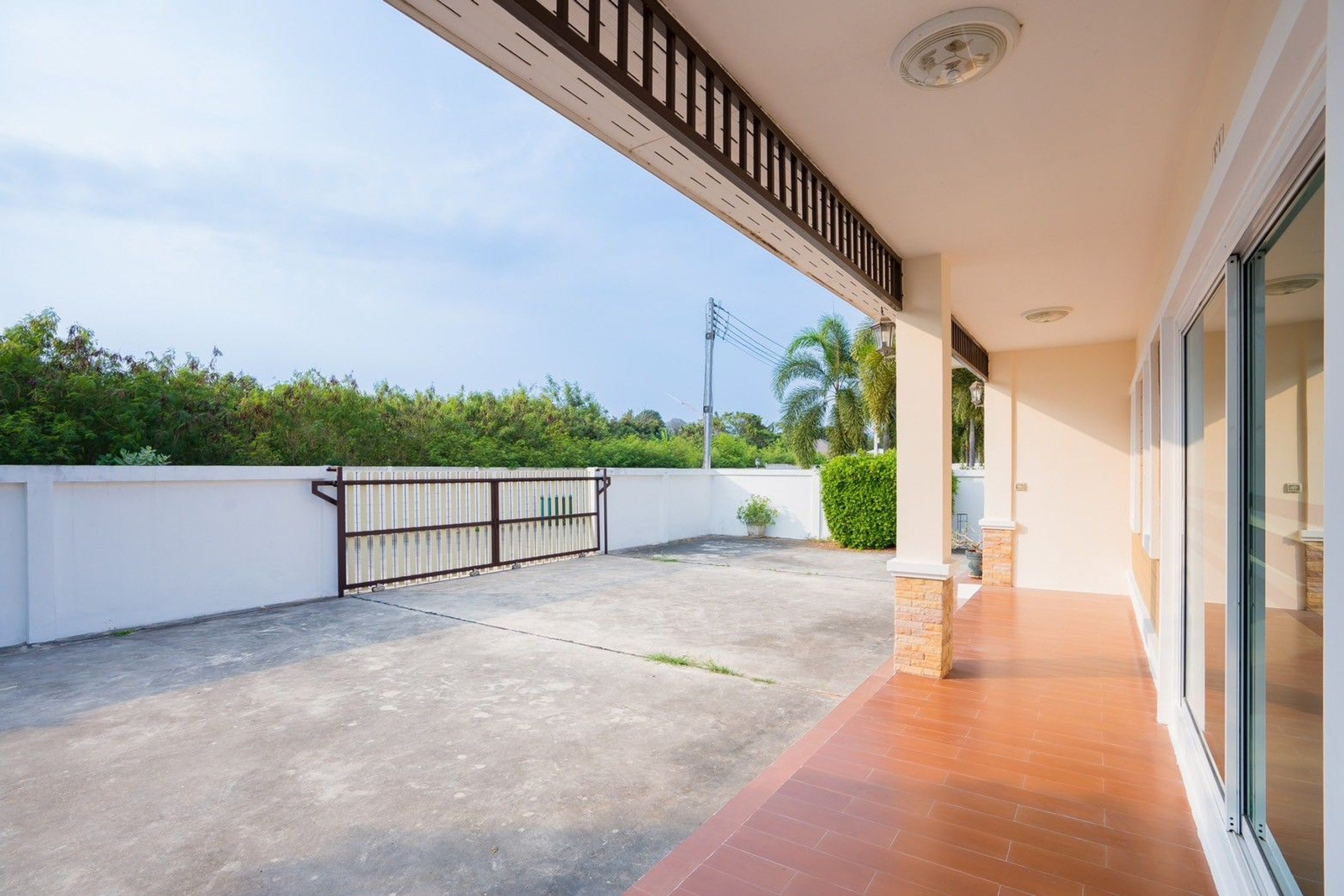 Spacious 4-Bedroom Freehold Pool Villa in Hin Lek Fai thumbnail 18