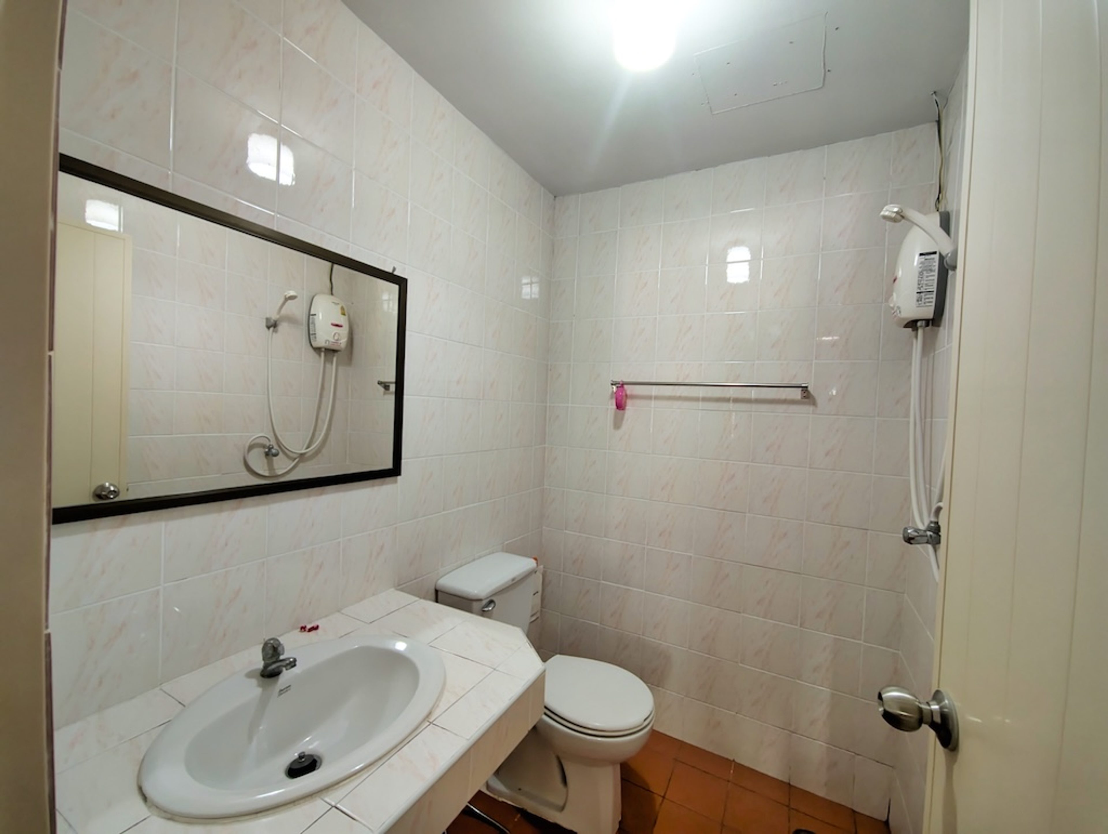 Beachfront 5-Bedroom Townhouse in Baan Suksamran – Hua Hin City Center thumbnail 15