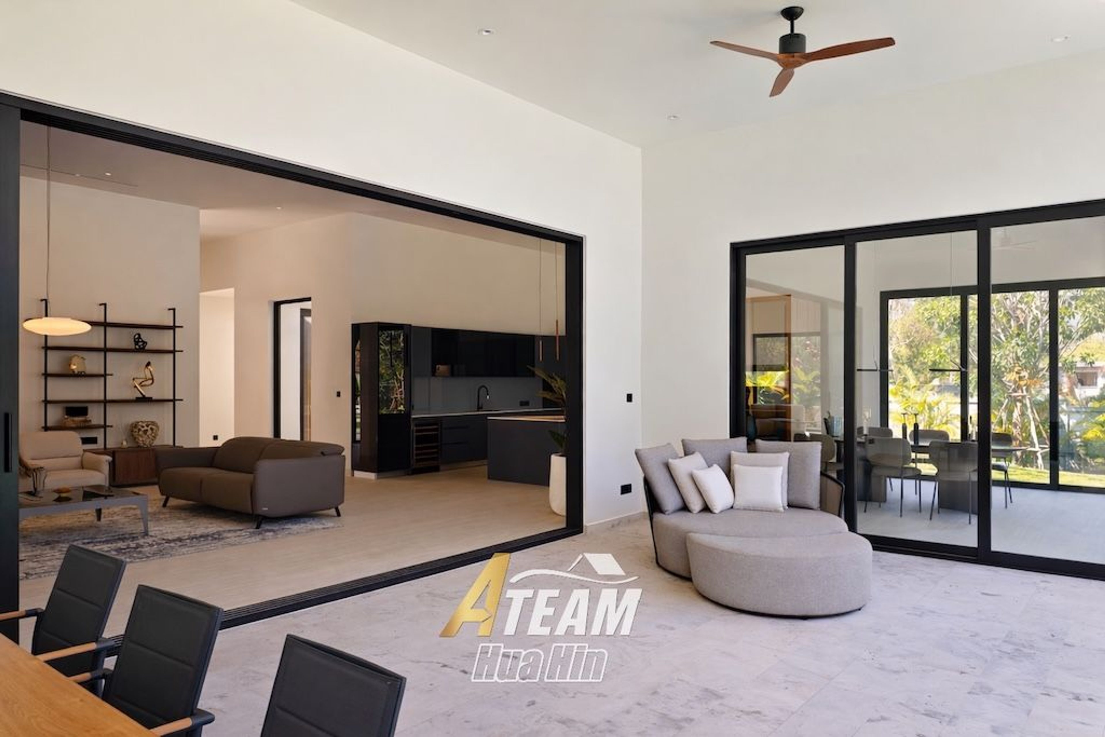 Luxury 3-Bedroom Estate with Springfield Golf Course View thumbnail 14