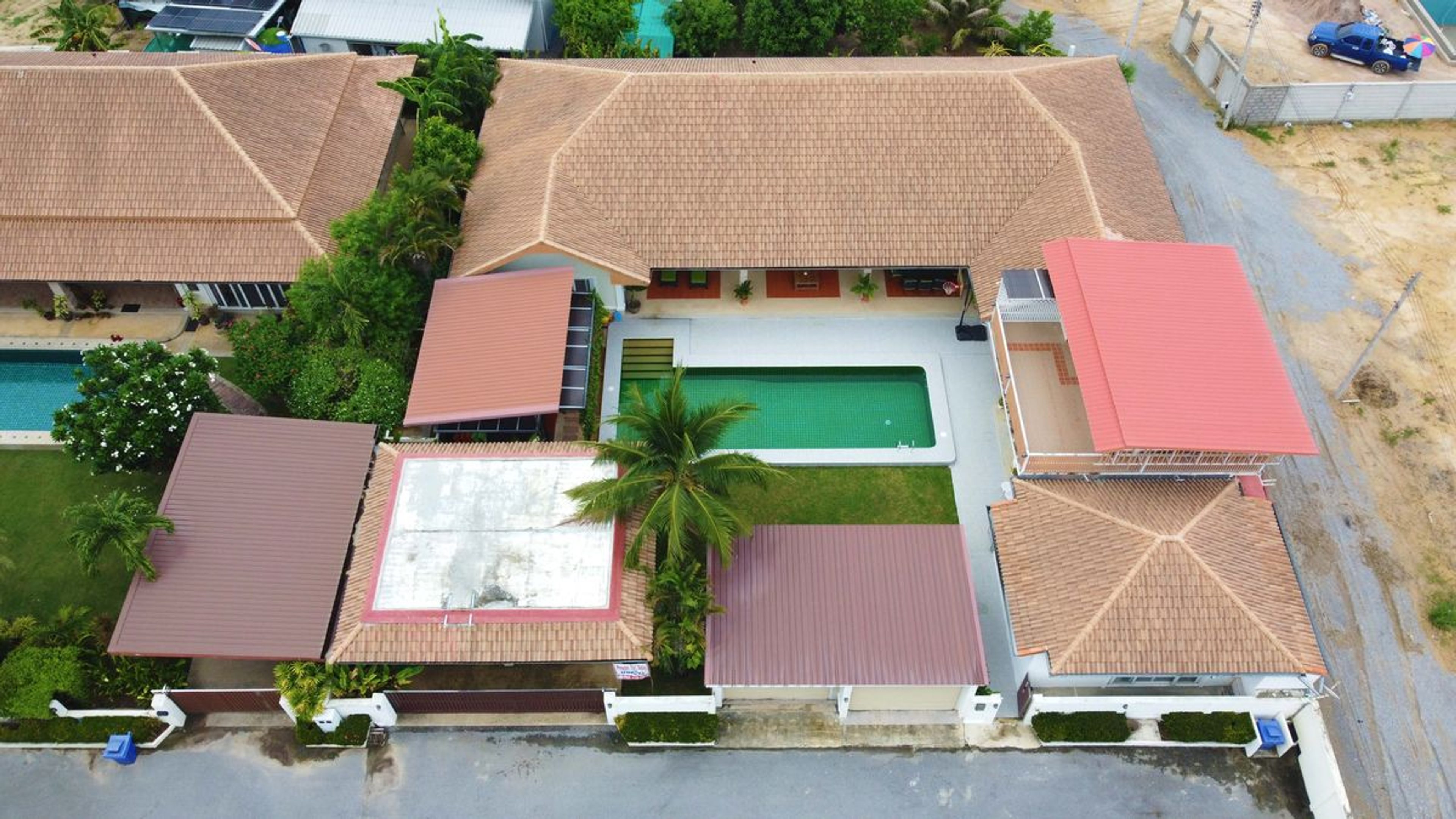 luxury 7 bedrooms Pool Villa in Orchid Palm Homes