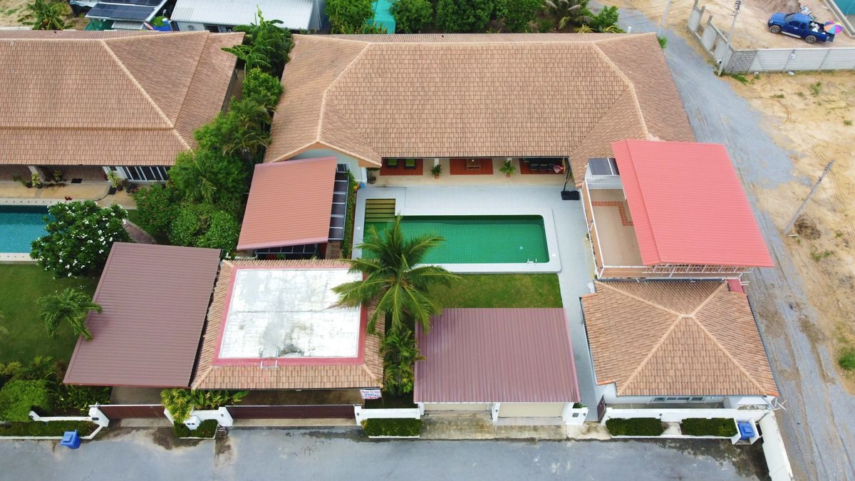 luxury 7 bedrooms Pool Villa in Orchid Palm Homes