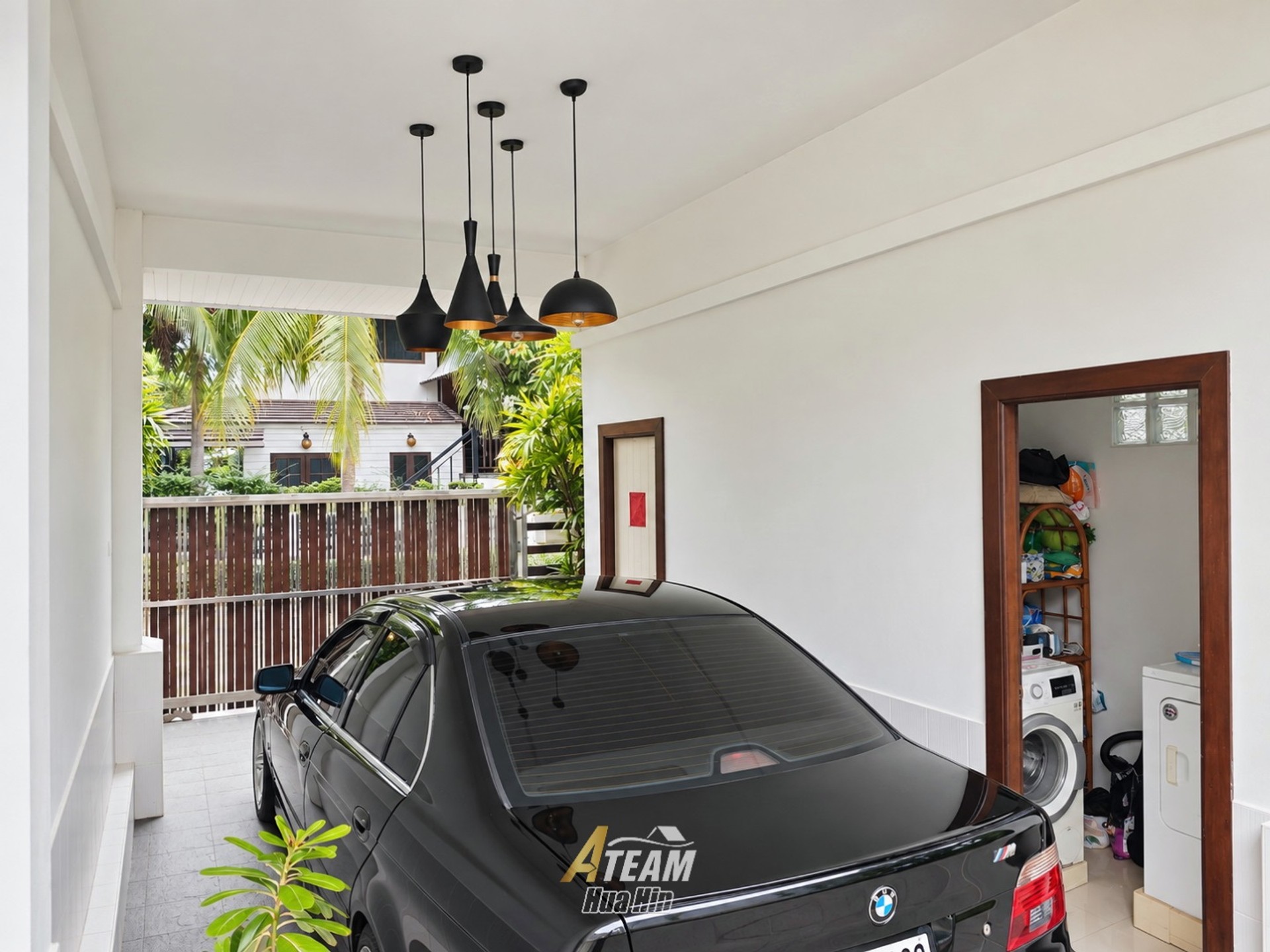 Luxury 4-Bedroom Pool Villa on a Large Plot in Khao Tao
