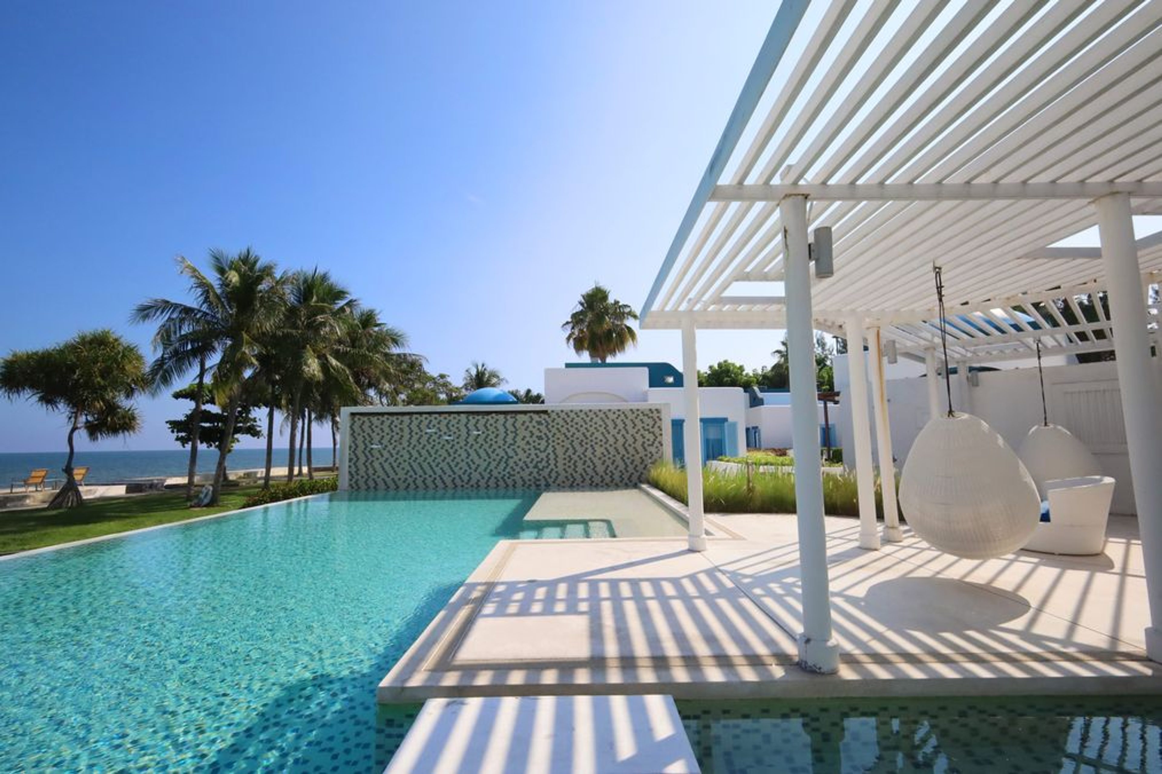 The Crest Santora 1 Bedroom for Sale with Swimming Pool View