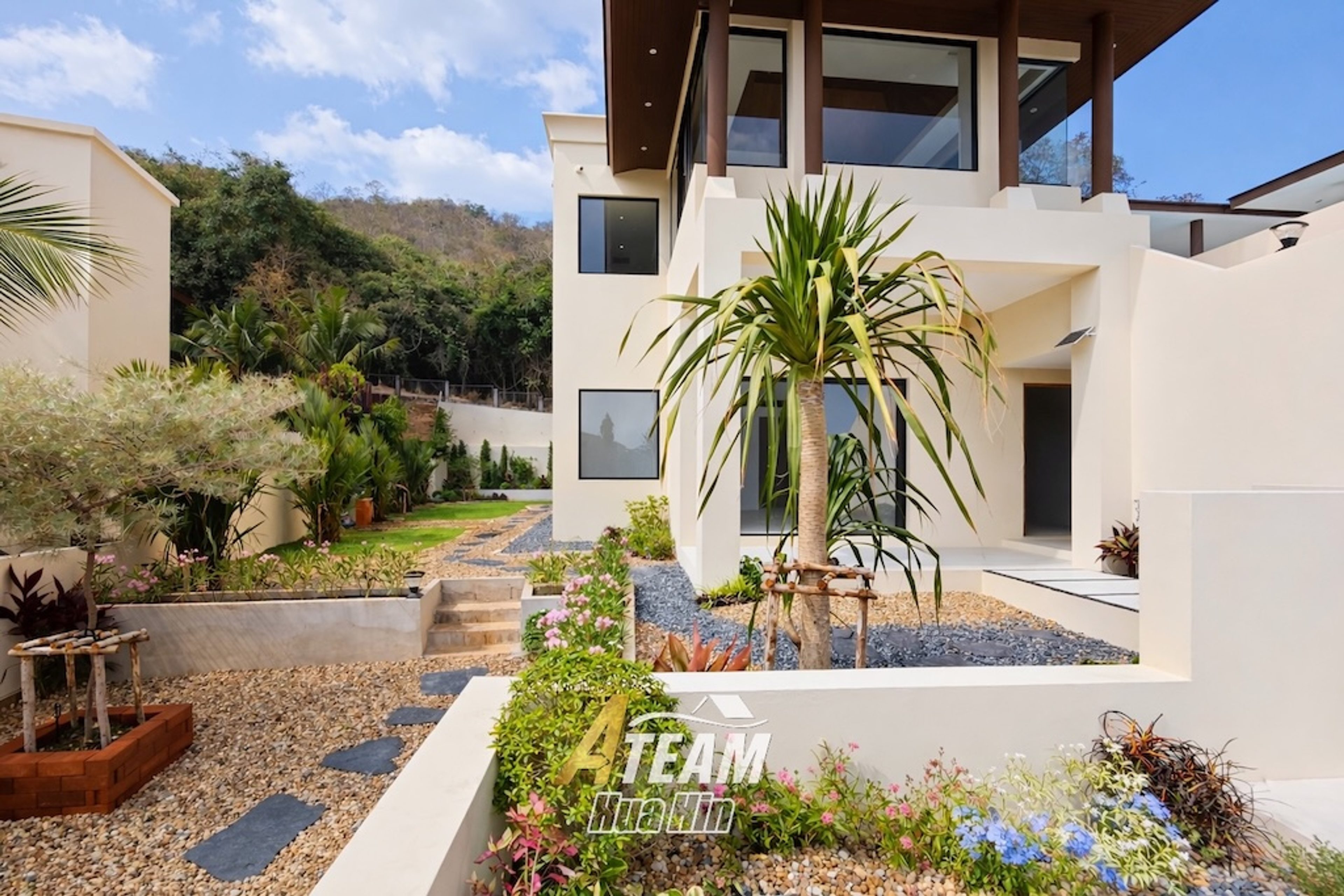 Brand-New Luxury Villa with  Panoramic Sea Views in Panorama Khao Tao thumbnail 6