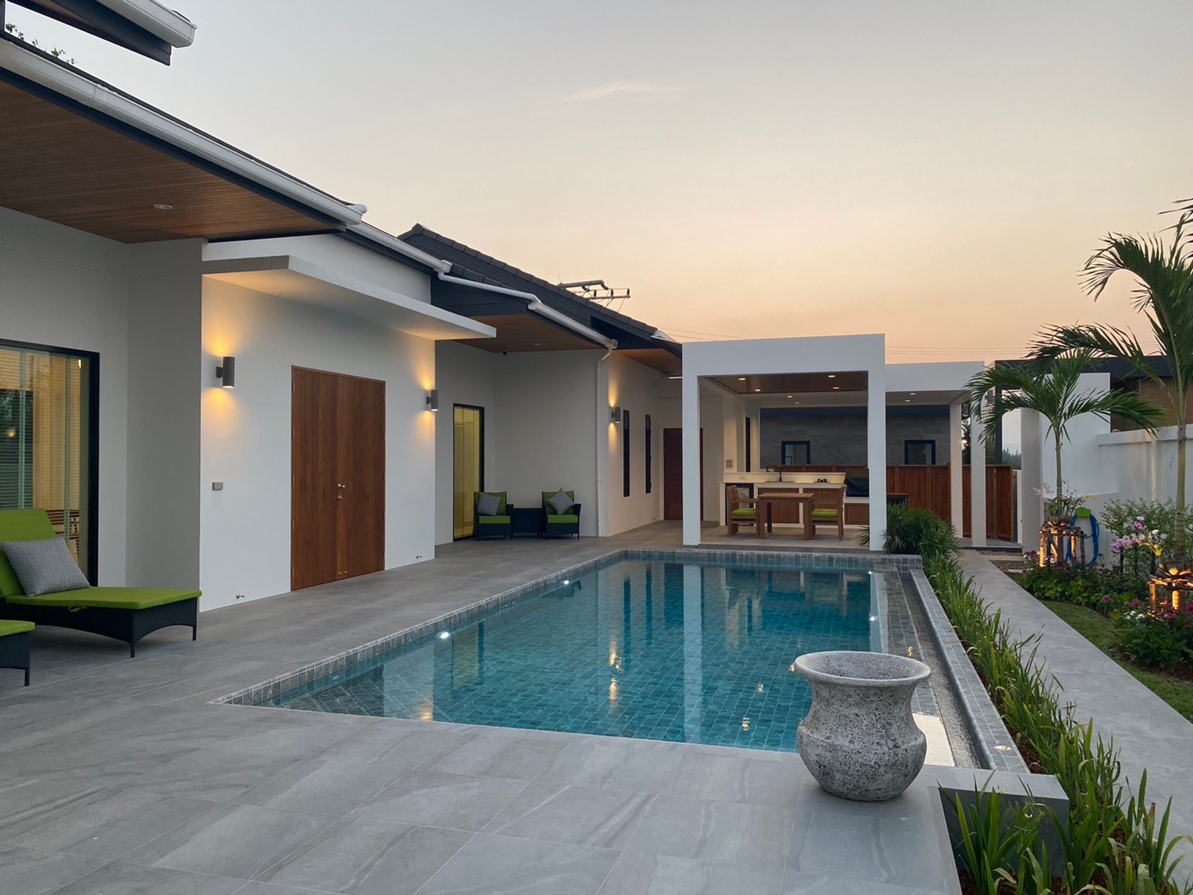 Modern 3-Bedroom Pool Villa Near Soi 102 & Pineapple Valley Golf Club thumbnail 2