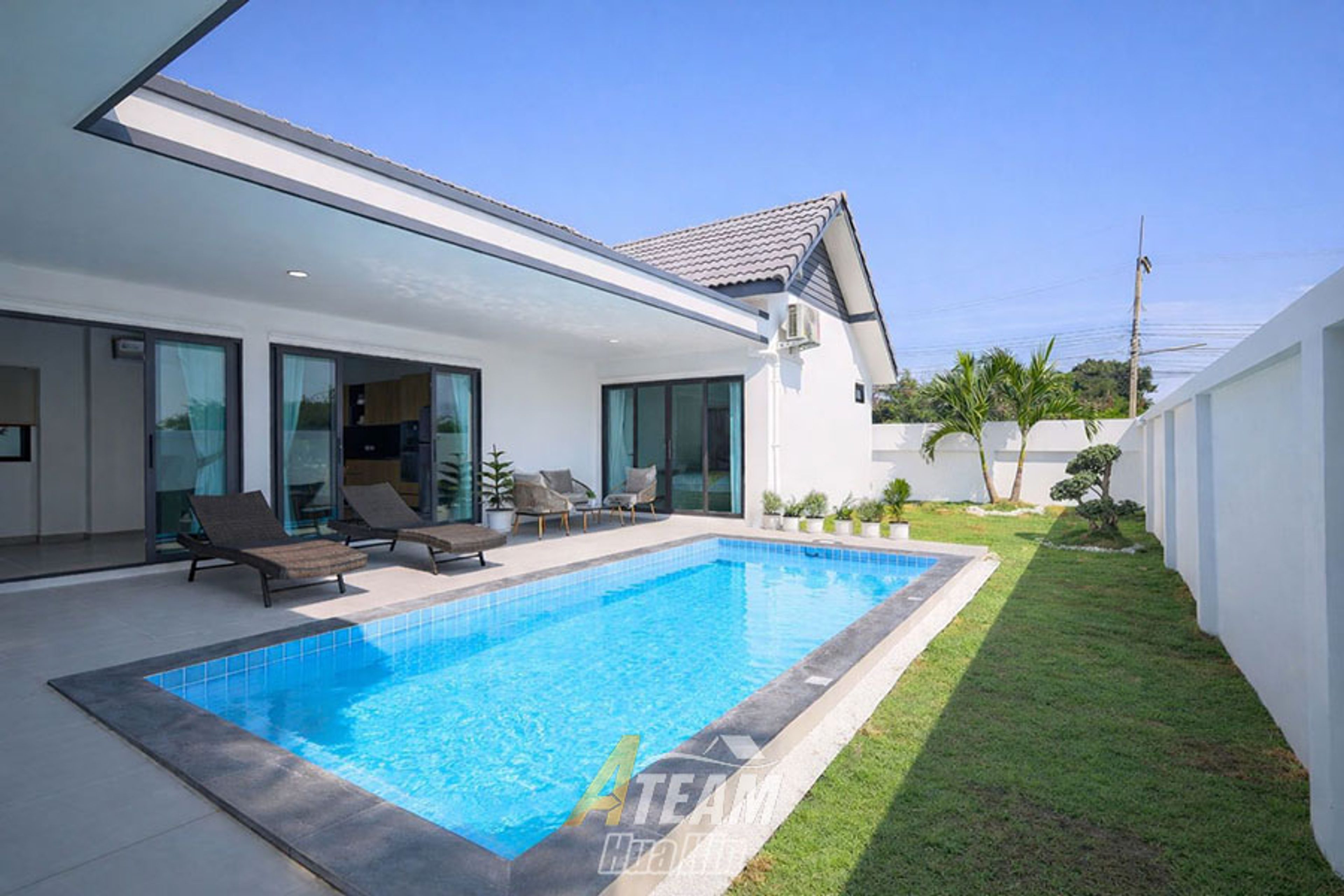 Modern Pool House for Sale in Hua Hin Center – Soi 102