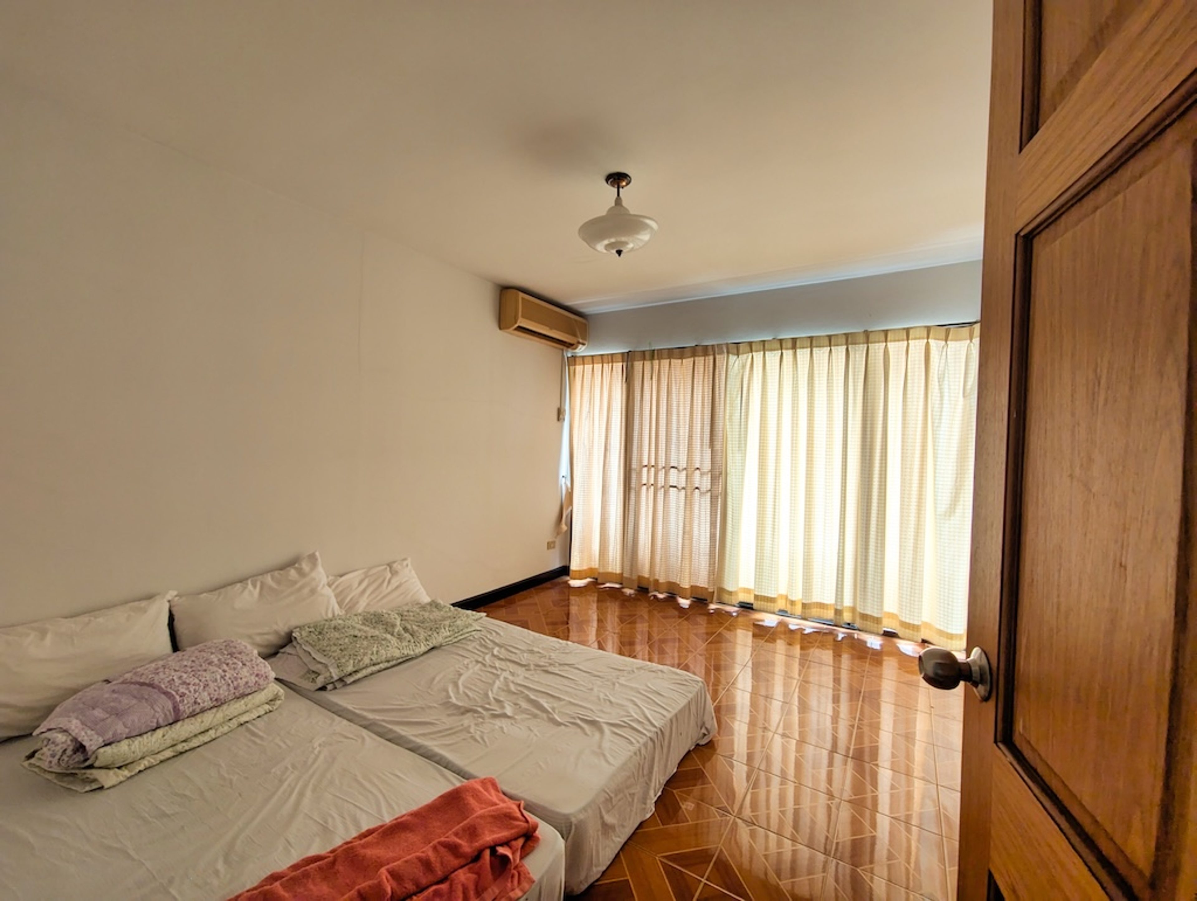 Beachfront 5-Bedroom Townhouse in Baan Suksamran – Hua Hin City Center thumbnail 12