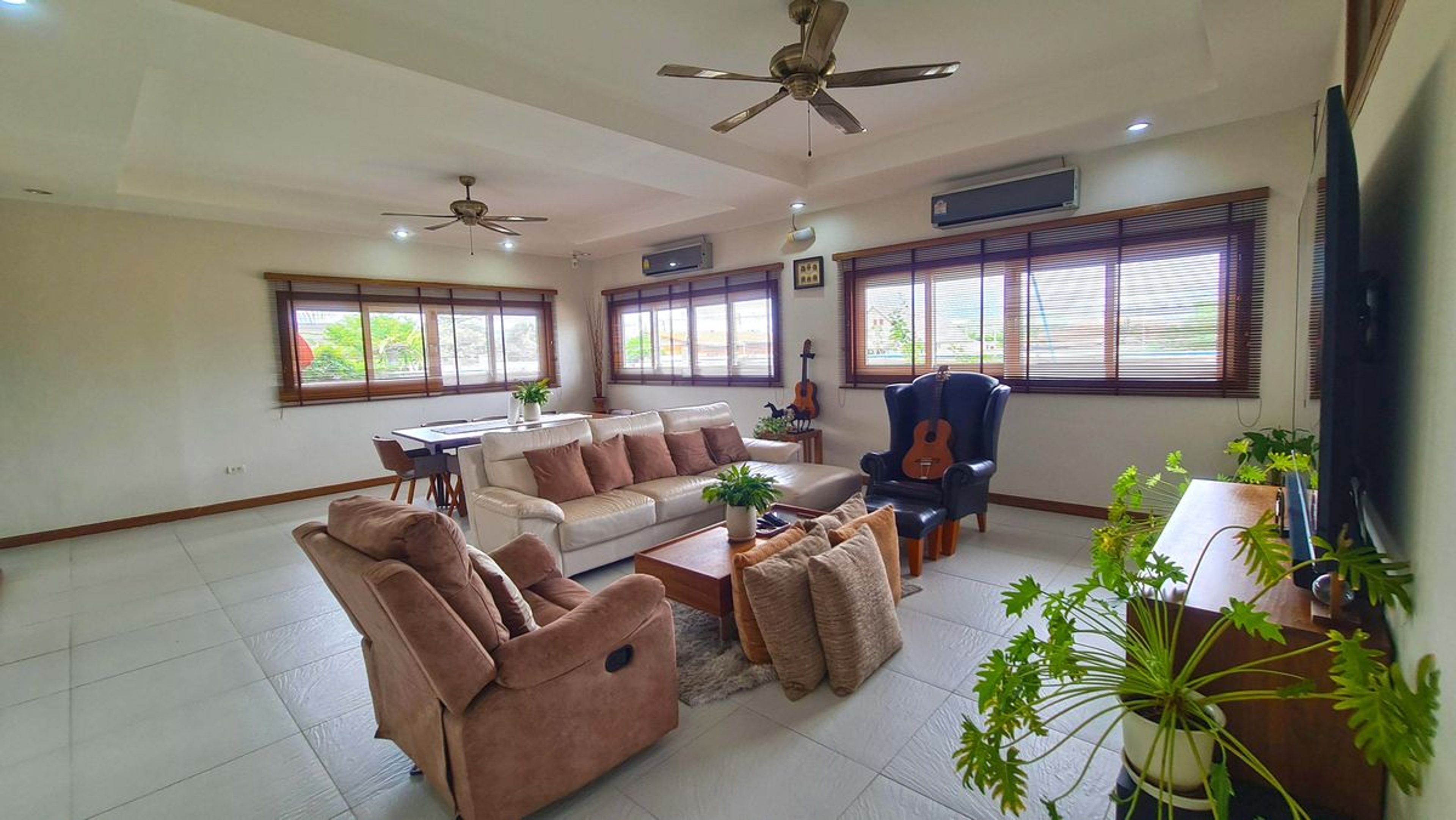 luxury 7 bedrooms Pool Villa in Orchid Palm Homes thumbnail 27