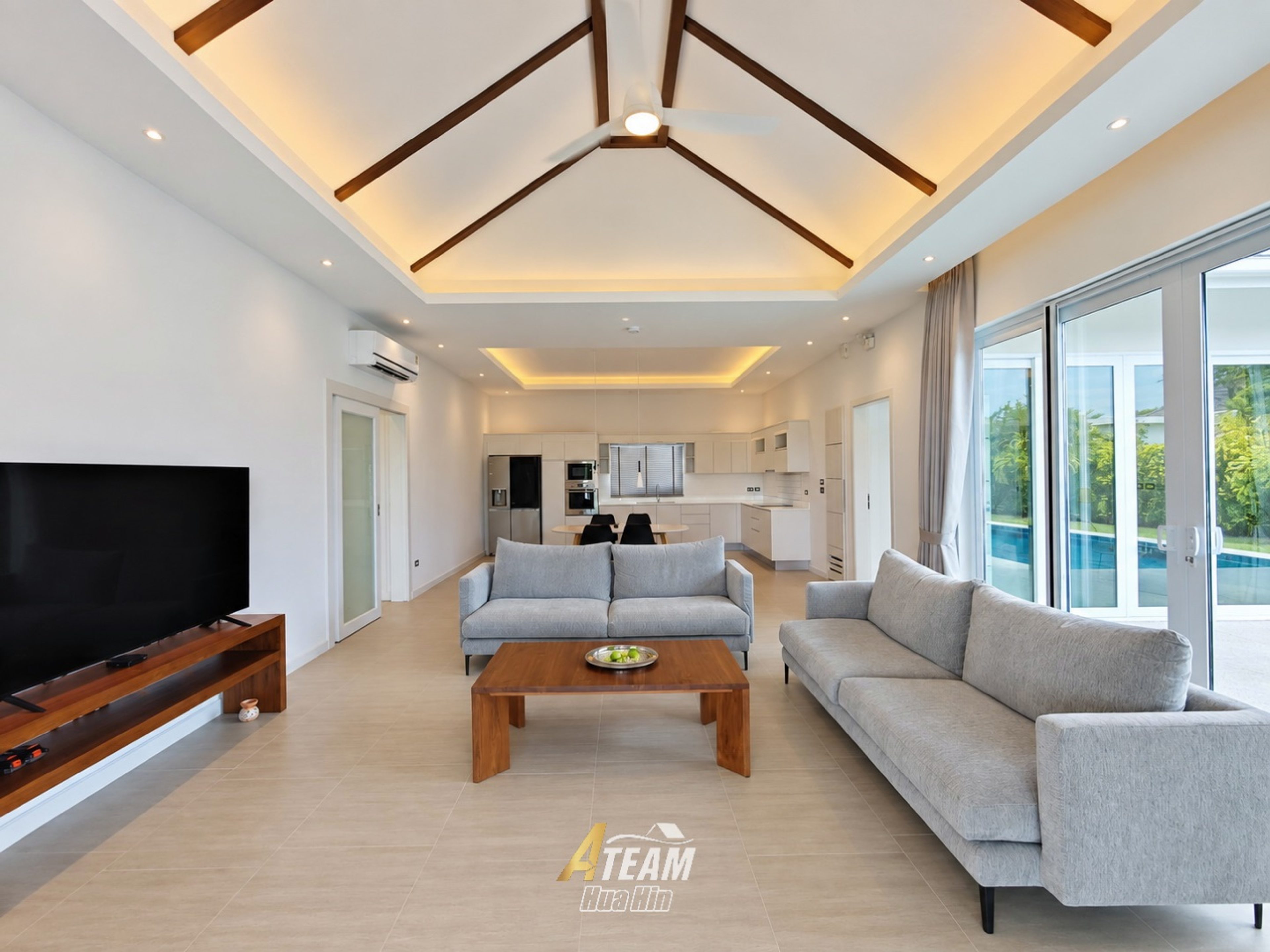 Like-New 3-Bedroom Pool Villa thumbnail 8