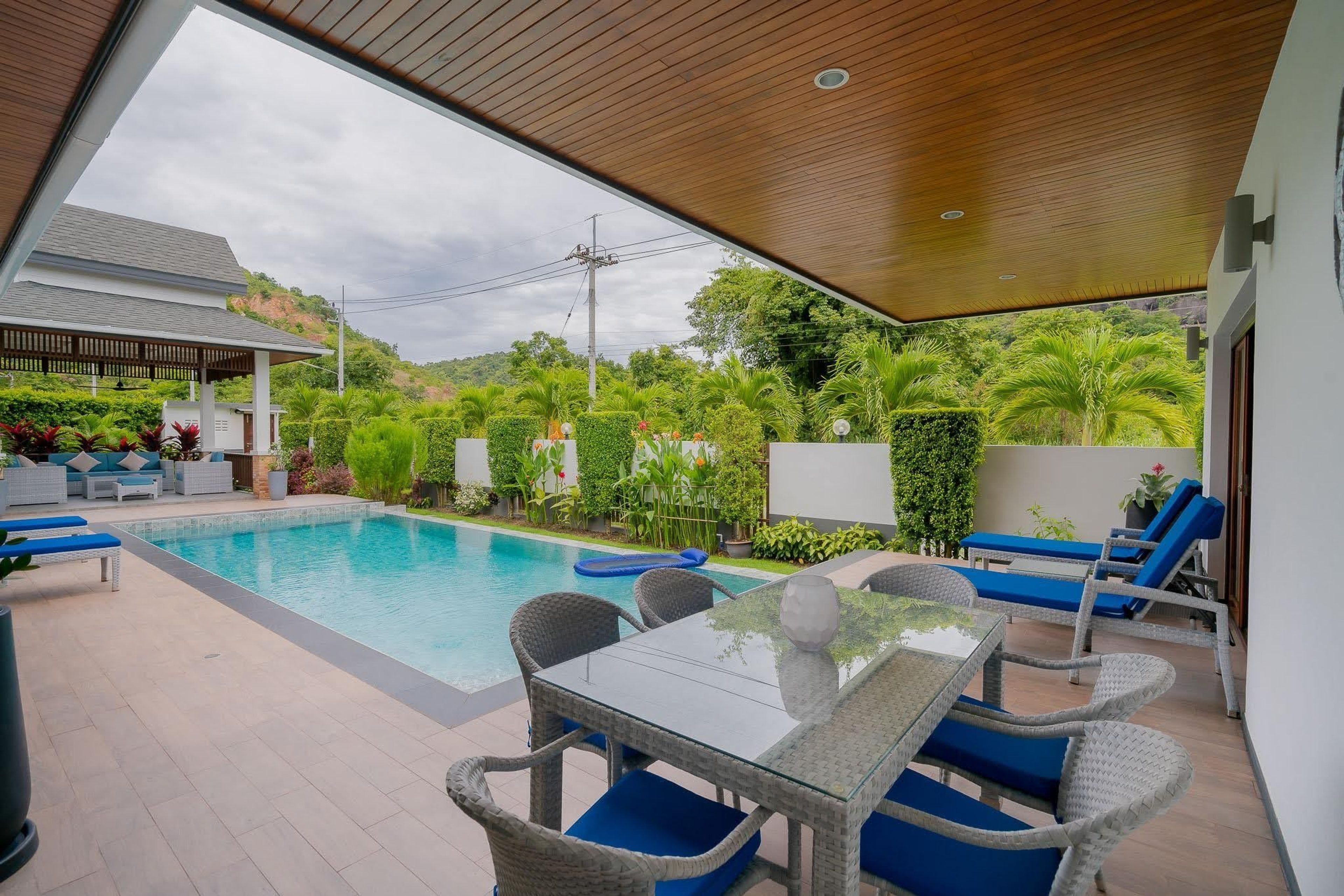 House / Villa For Rent - - 3 Bedrooms - 2 Bathrooms - Price ฿90,000 -  thumbnail 10